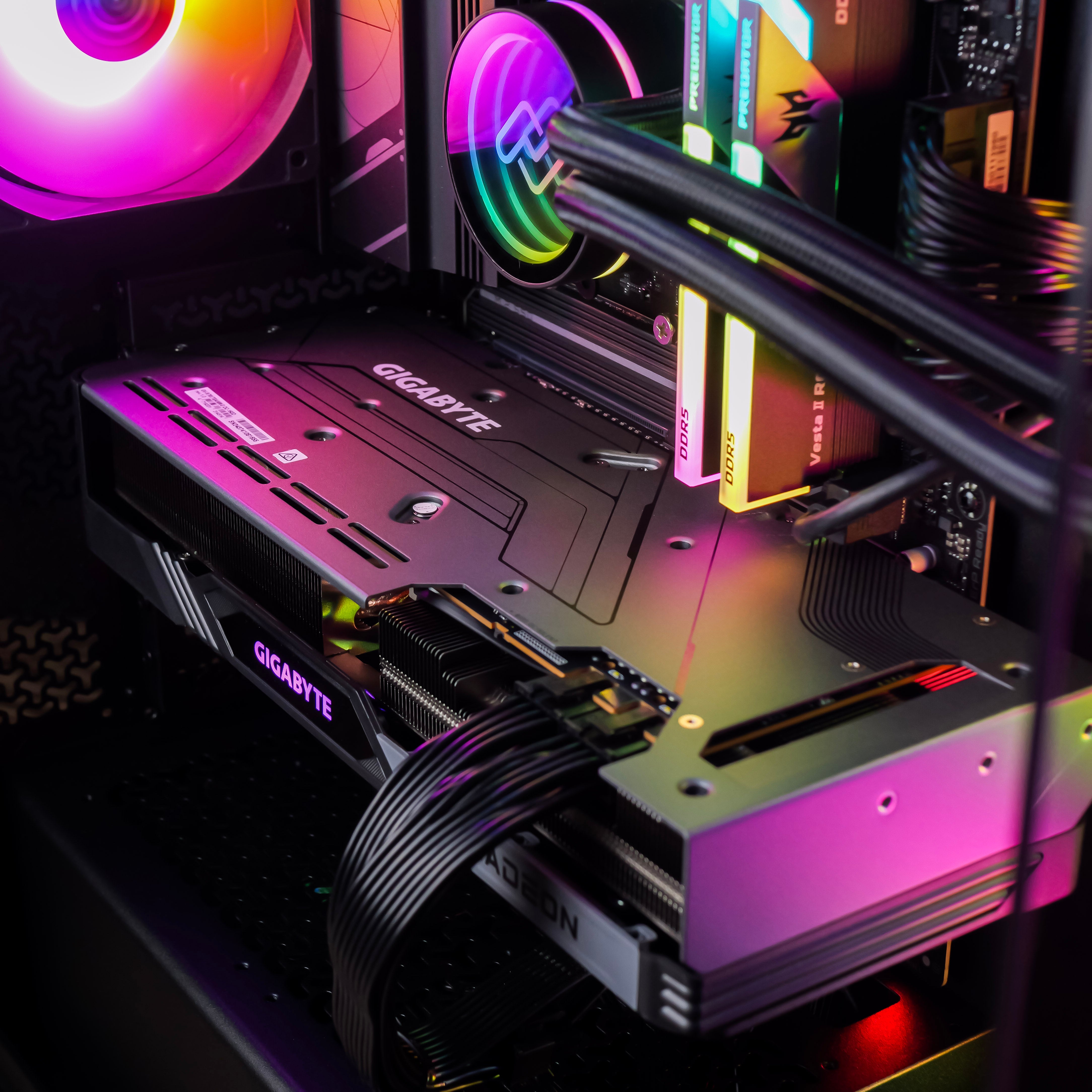 APEX LVL 8 RADEON: RYZEN 7 9700X | RX 7800 XT