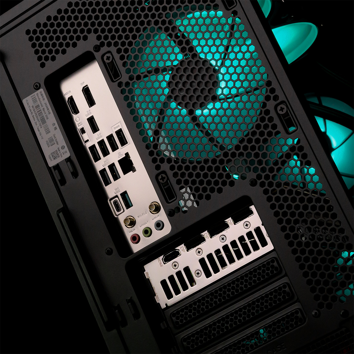 HYPERCORE: RYZEN 5 7500F | RTX 5070