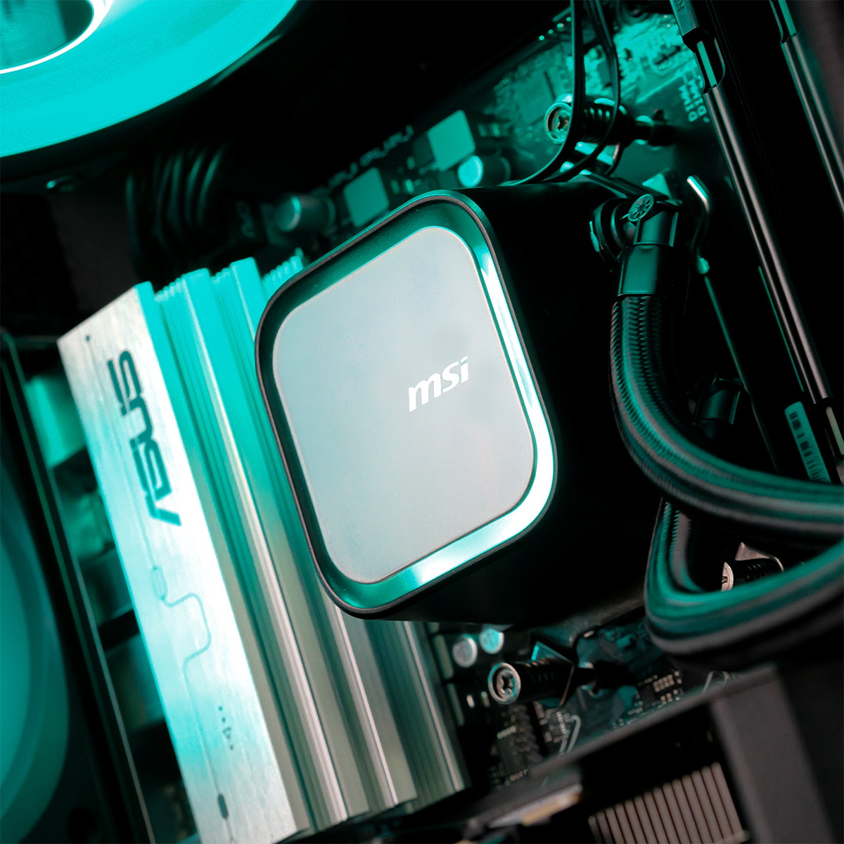 HYPERCORE: RYZEN 5 7500F | RTX 5070