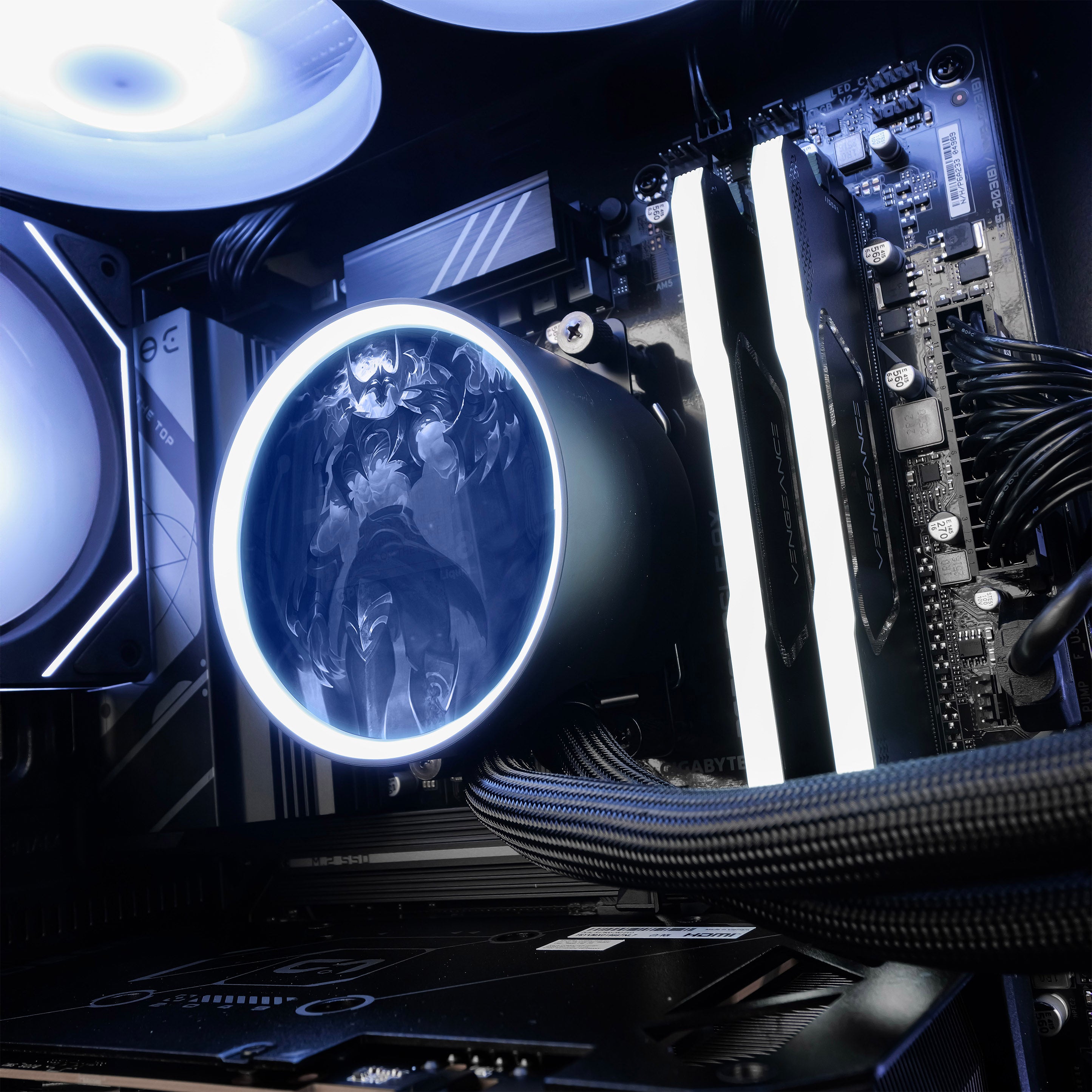 INVICTUS ULTRA V3: RYZEN 7 9800X3D | RX 7600