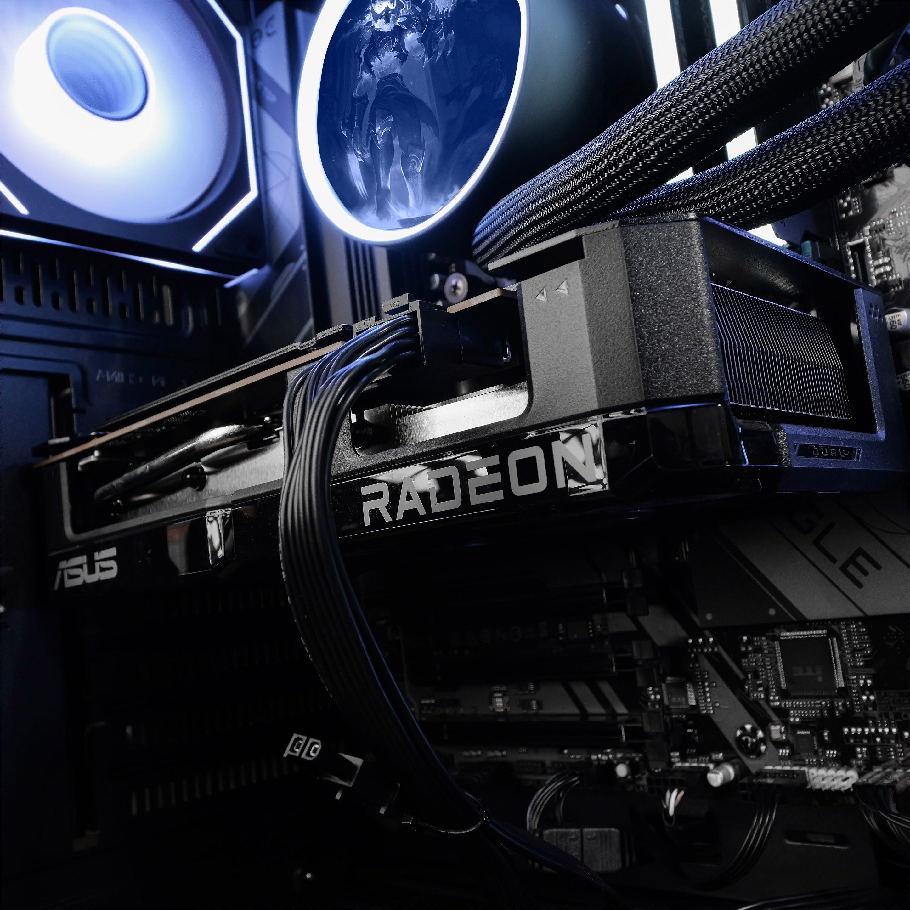 INVICTUS ULTRA V3: RYZEN 7 9800X3D | RX 7600