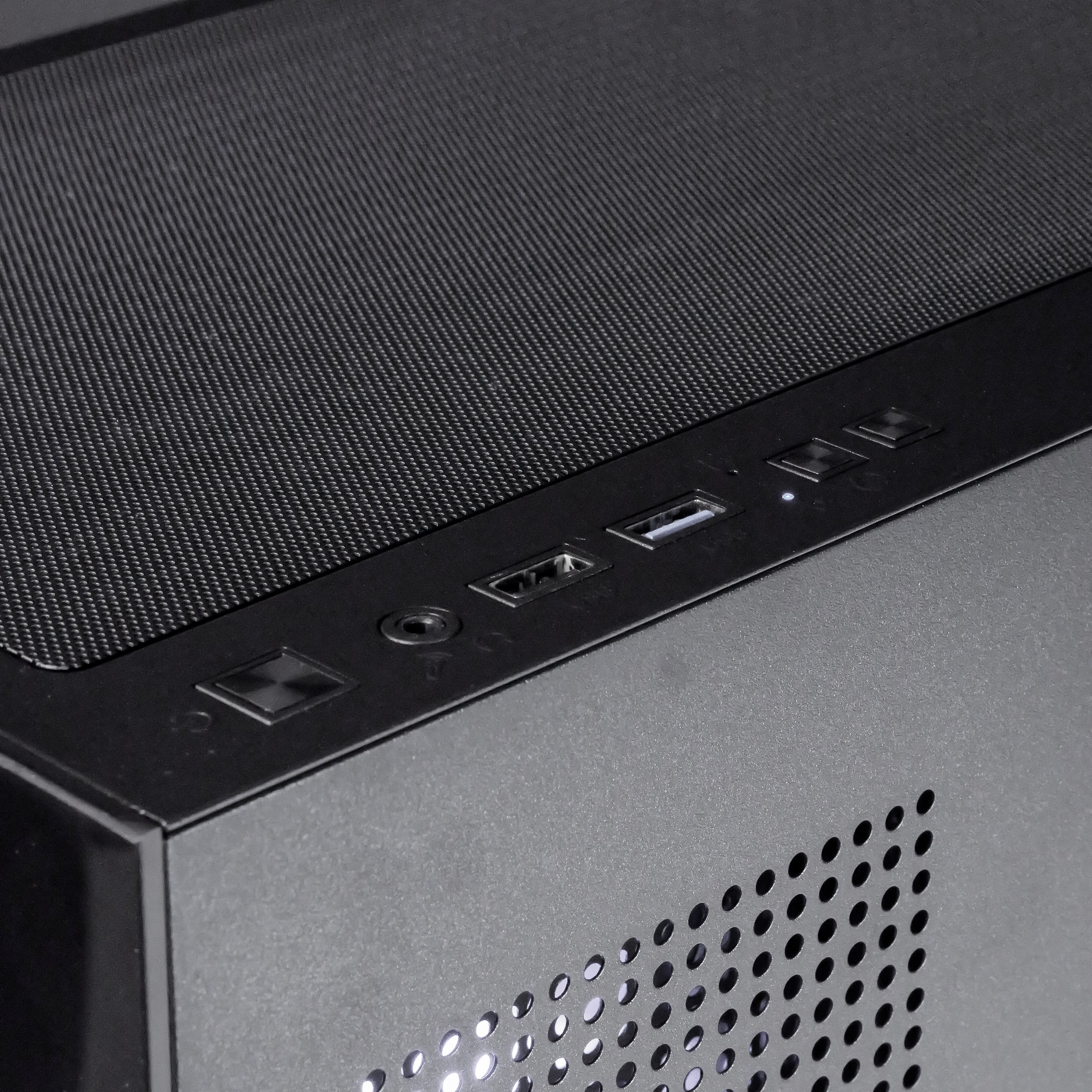 LILAC SURGE: RYZEN 5 7500F | RTX 5070