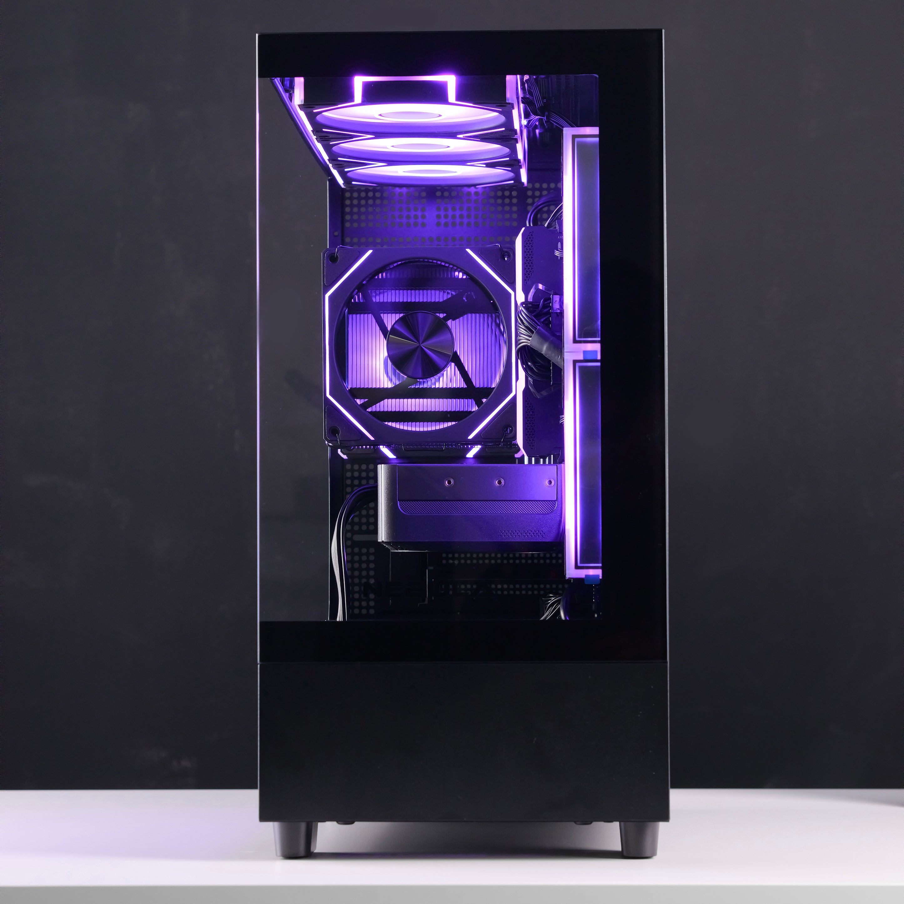 AURA: RYZEN 5 7500F | RTX 5070