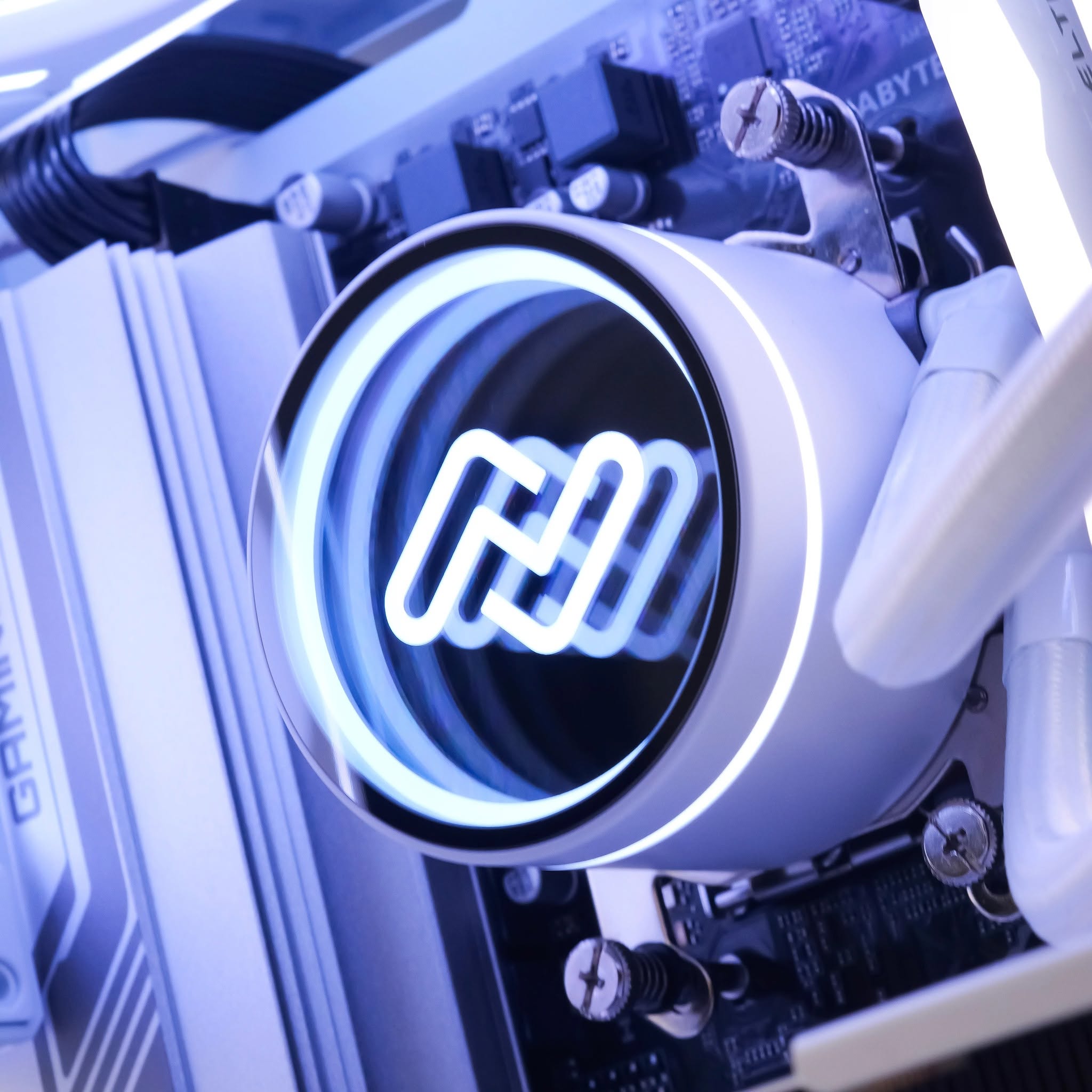 FROST ANGEL: RYZEN 7 7700 | RTX 5070 Ti