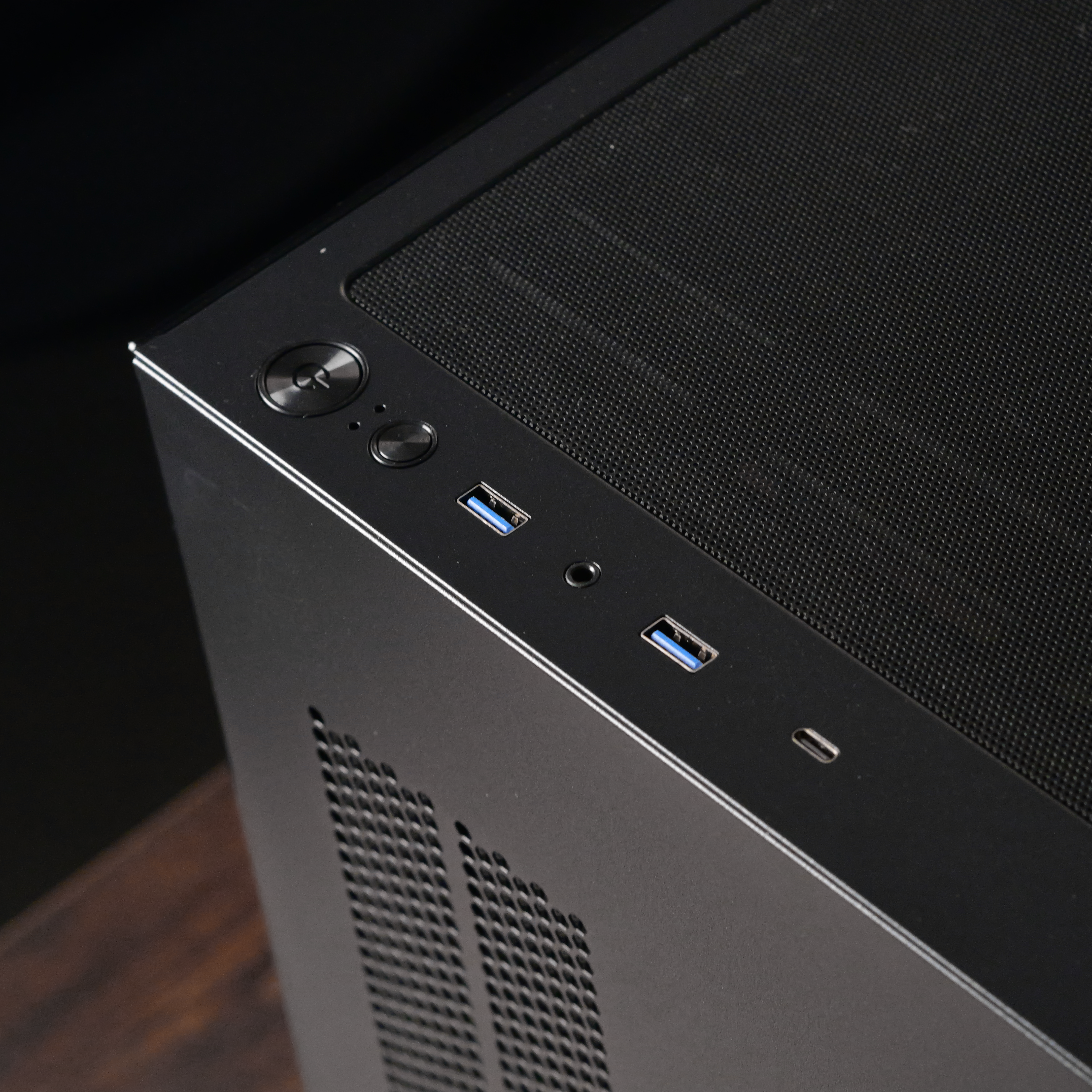 ASCENDANT: RYZEN 7 7700 | RTX 5050