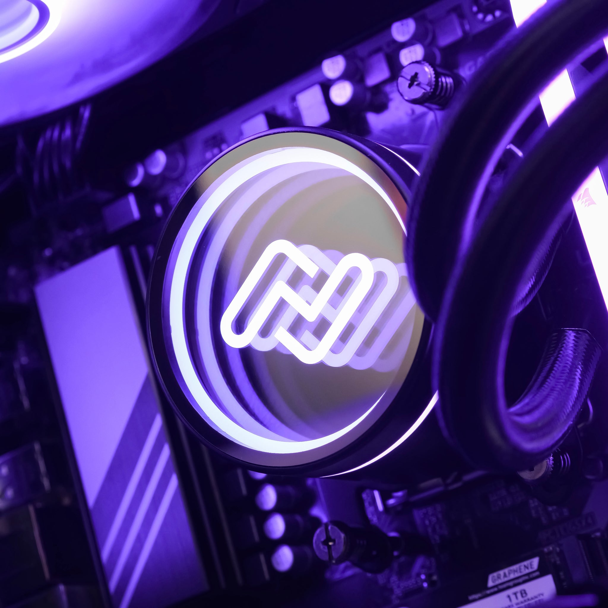VIOLET: RYZEN 7 7700 | RX 9070 XT