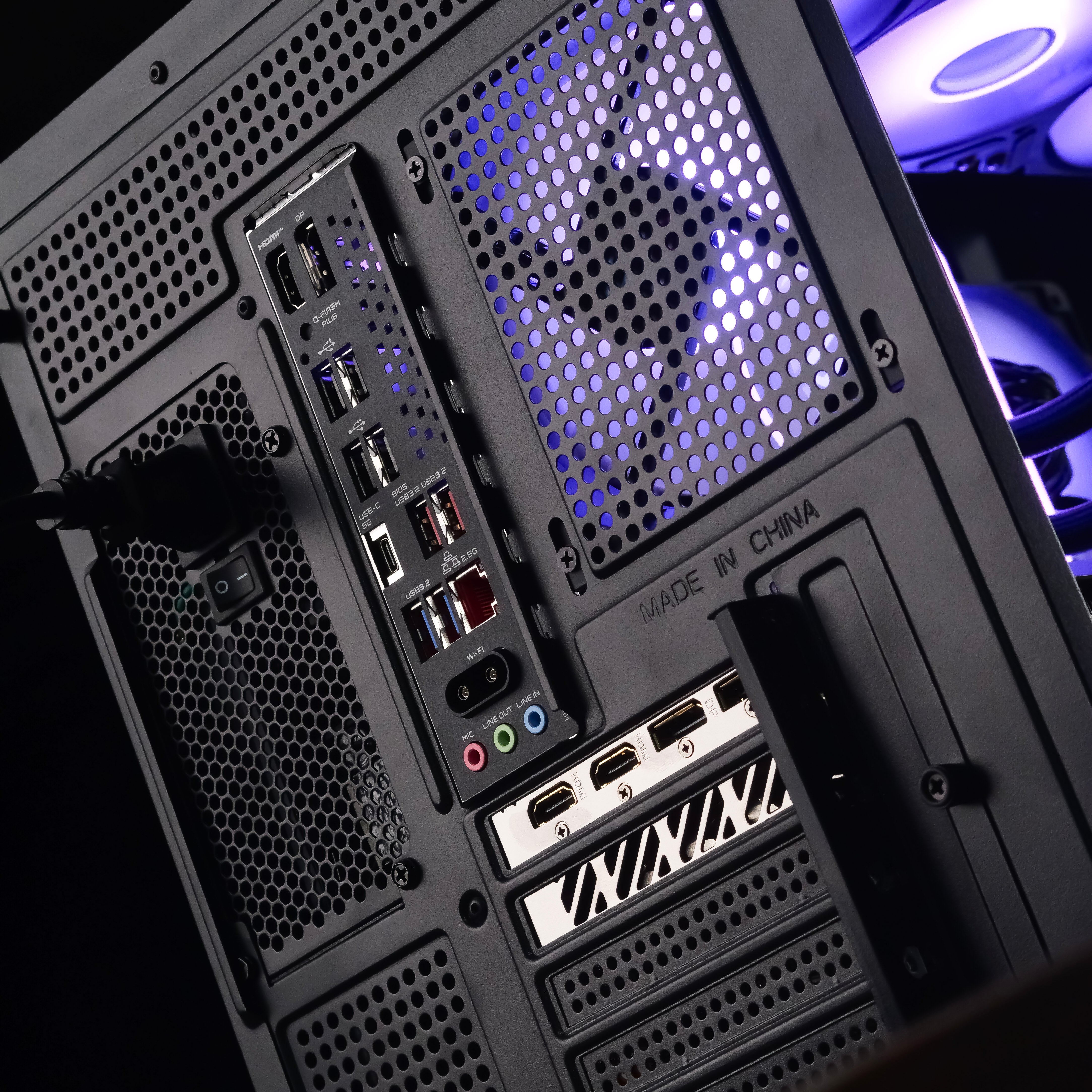 VIOLET: RYZEN 7 7700 | RX 9070 XT