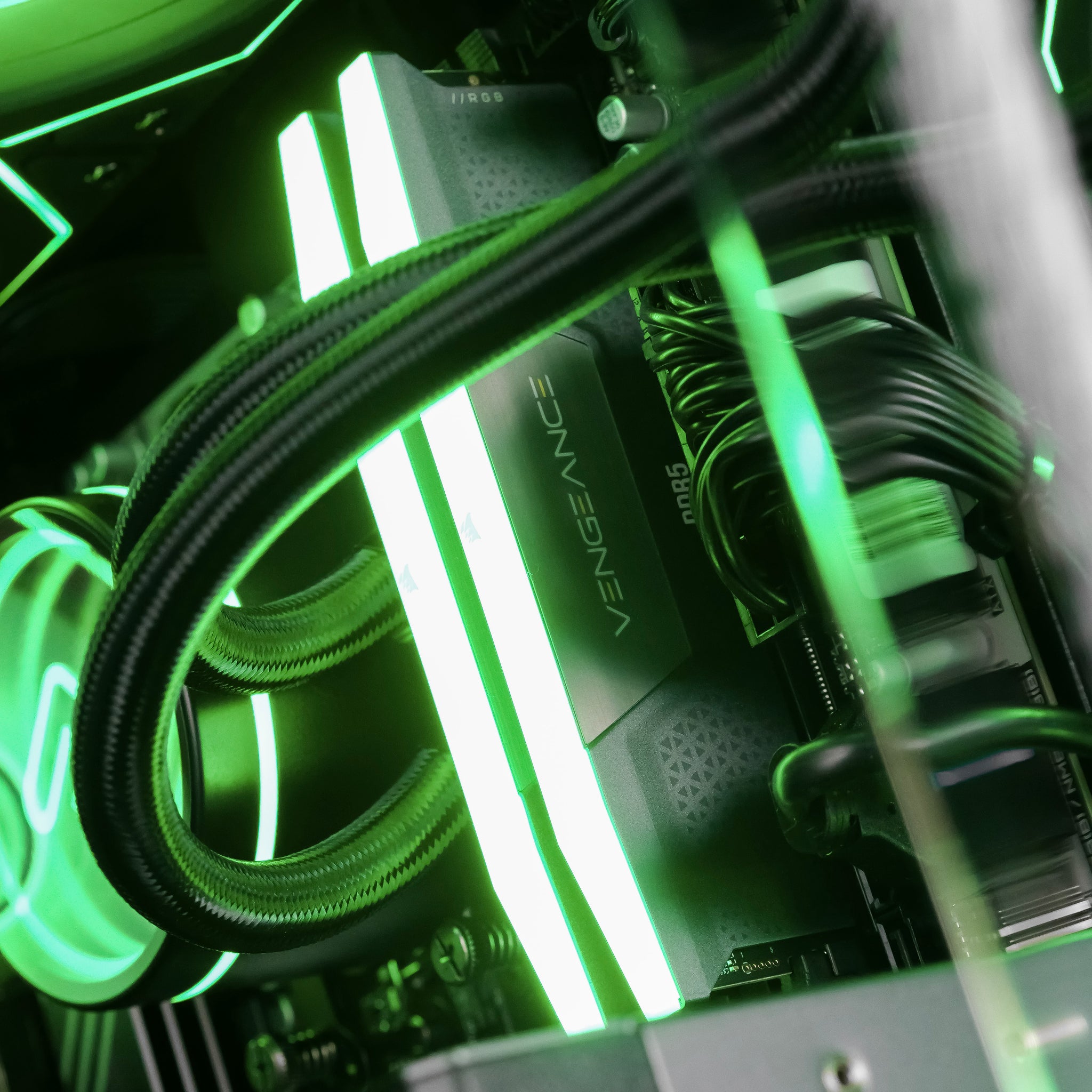 THORN BLADE: RYZEN 7 7800X3D | RX 9070 XT