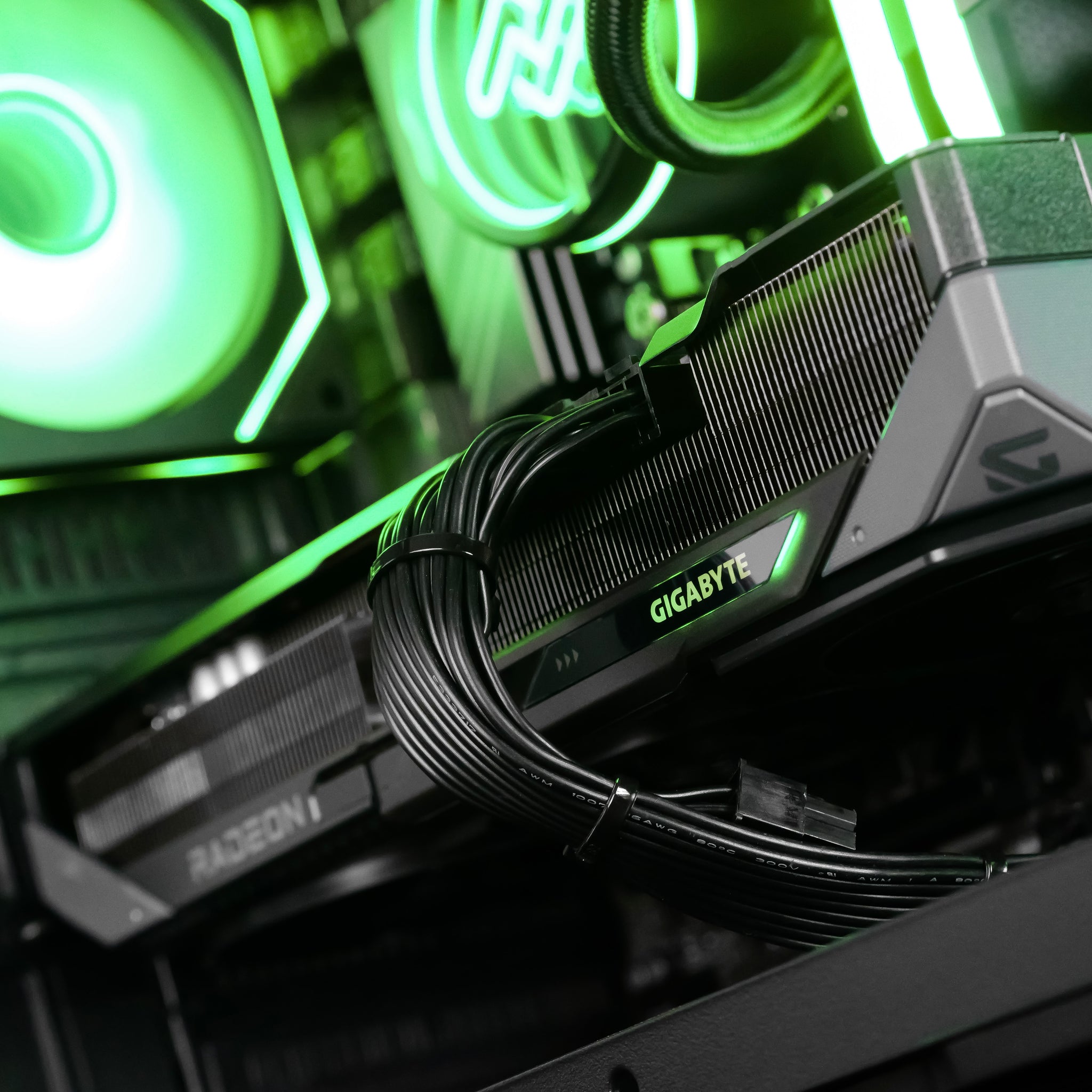 THORN BLADE: RYZEN 7 7800X3D | RX 9070 XT