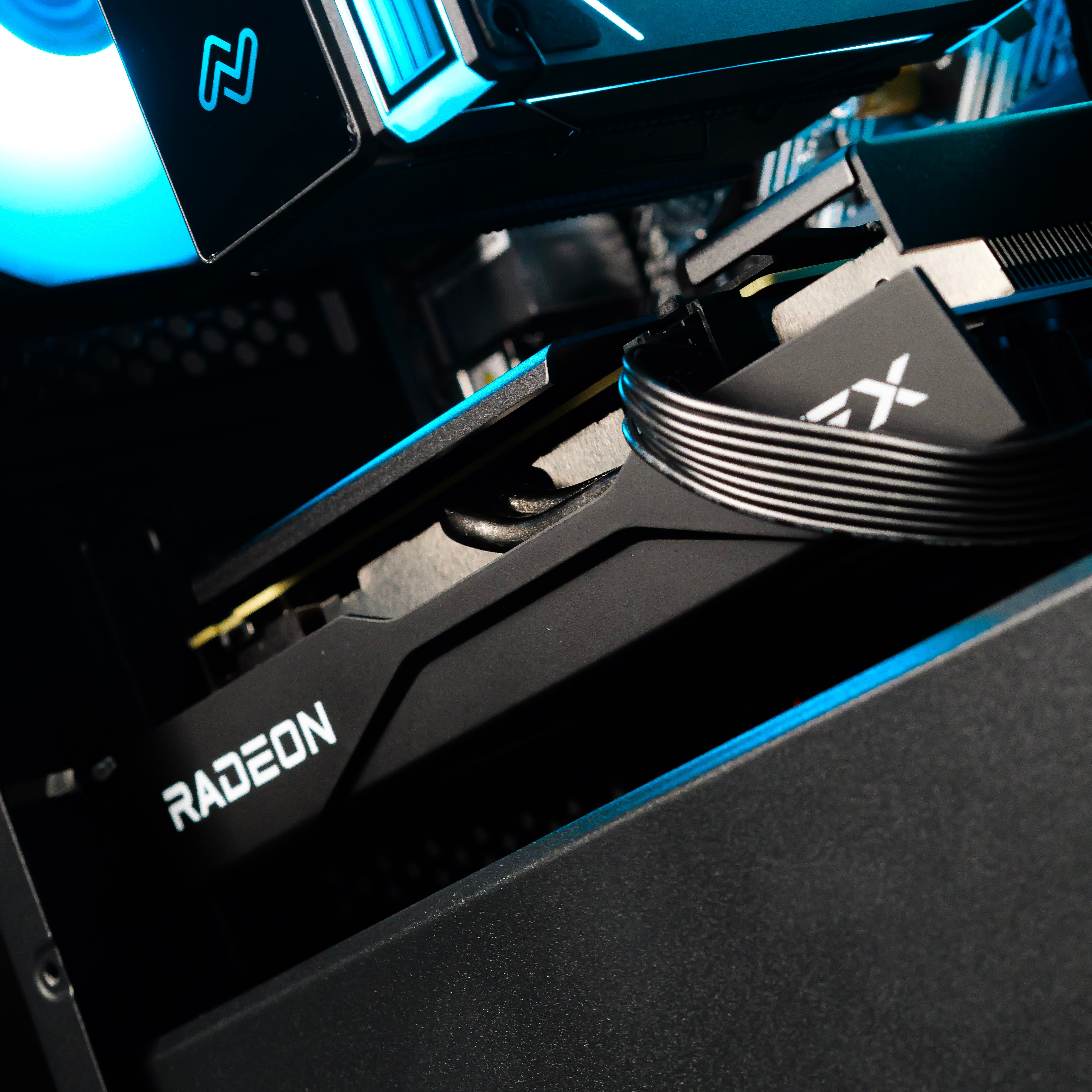 PIXEL FURY: RYZEN 5 5600 | RX 9060