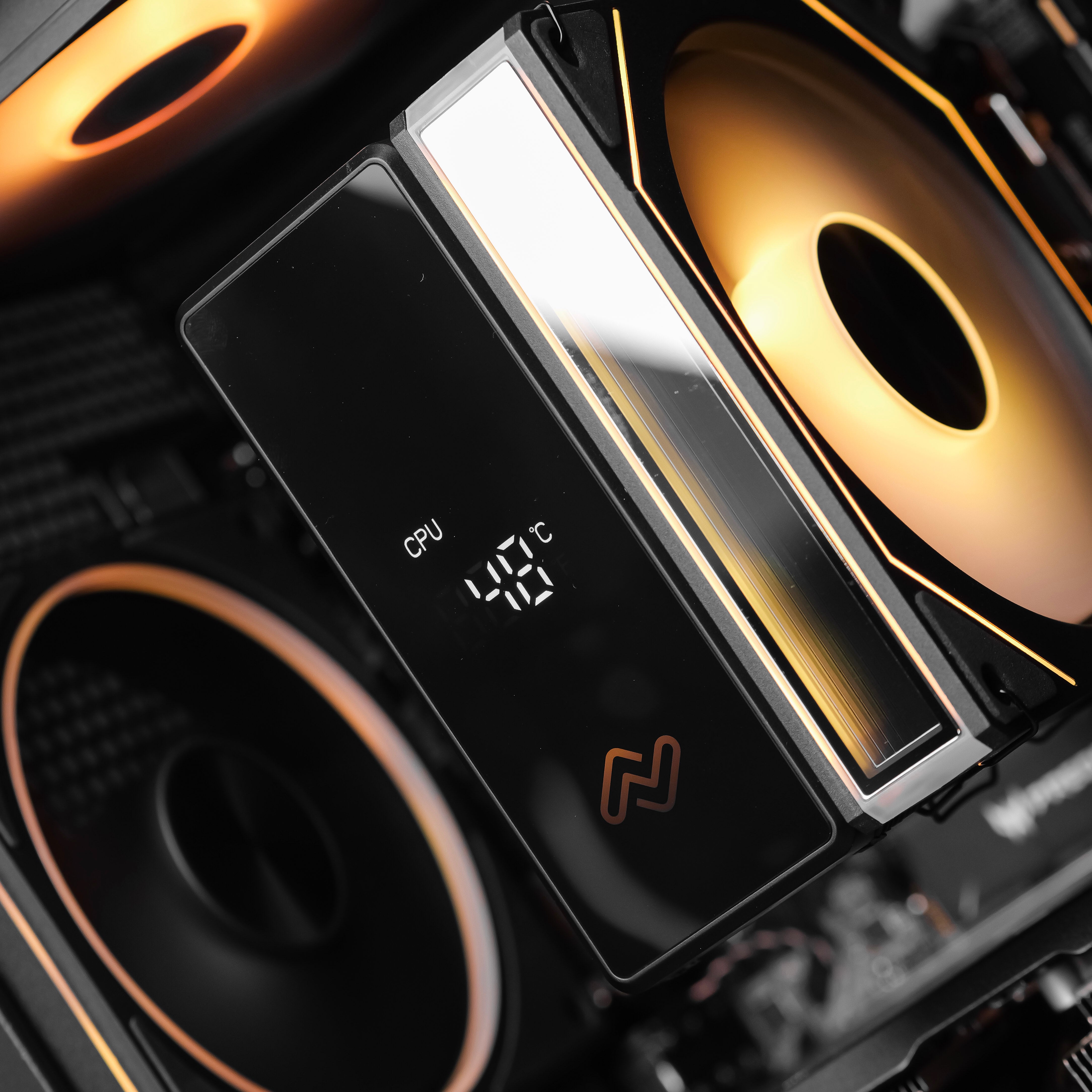 SOVEREIGN: RYZEN 7 7700 | RX 9070 GRE