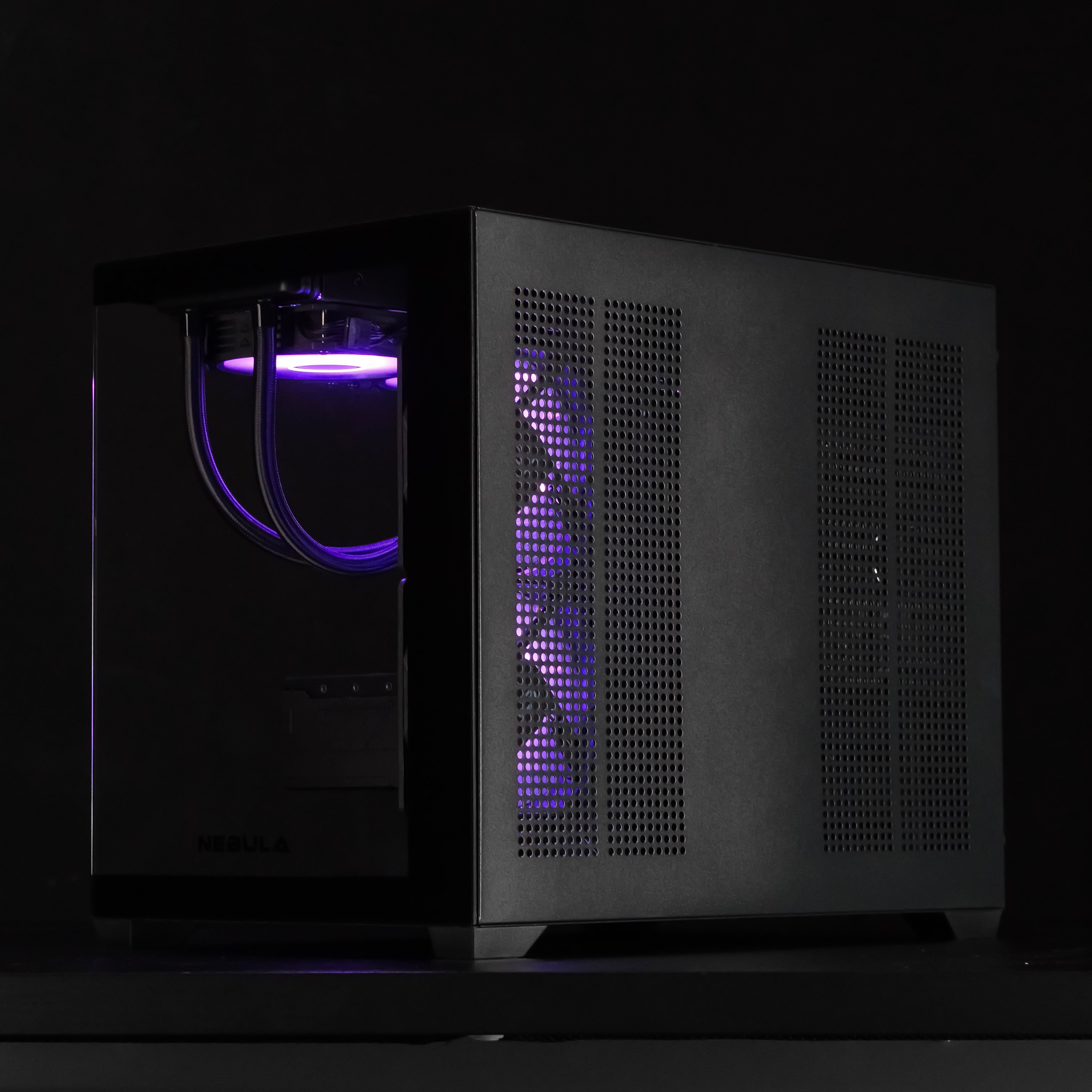 VIOLET: RYZEN 7 7700 | RX 9070 XT