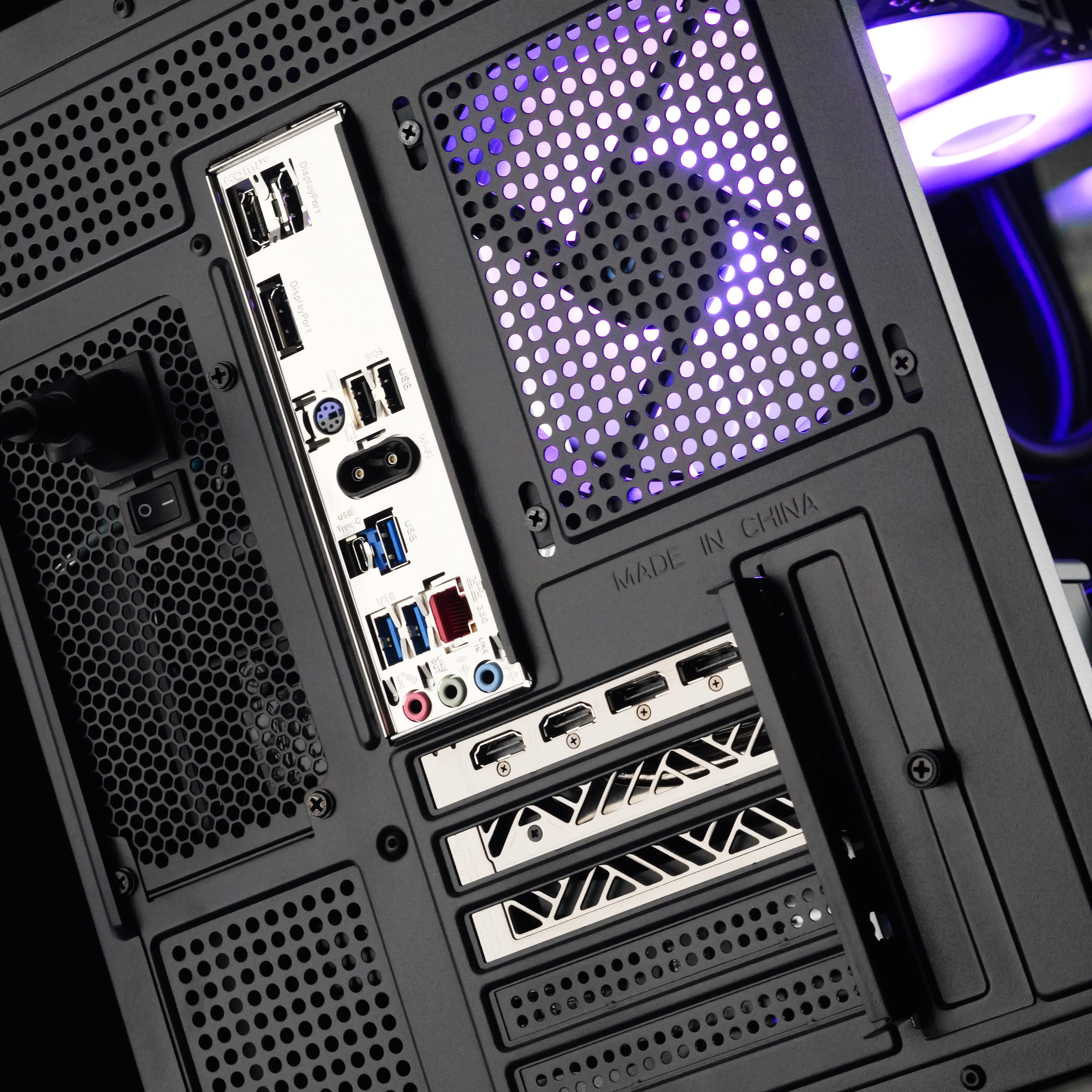 VIOLET: RYZEN 7 7700 | RX 9070 XT