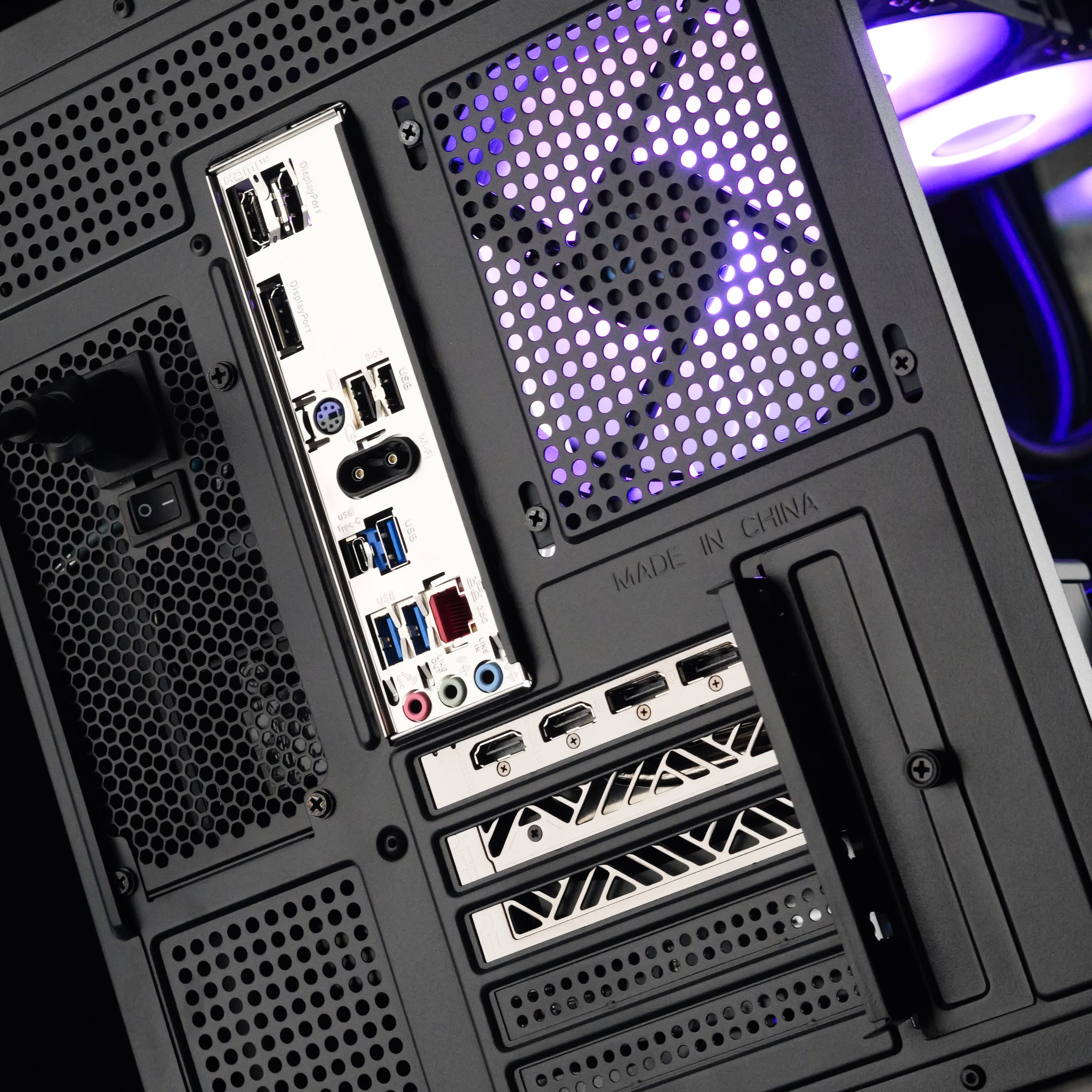 VIOLET: RYZEN 7 7700 | RX 9070 XT