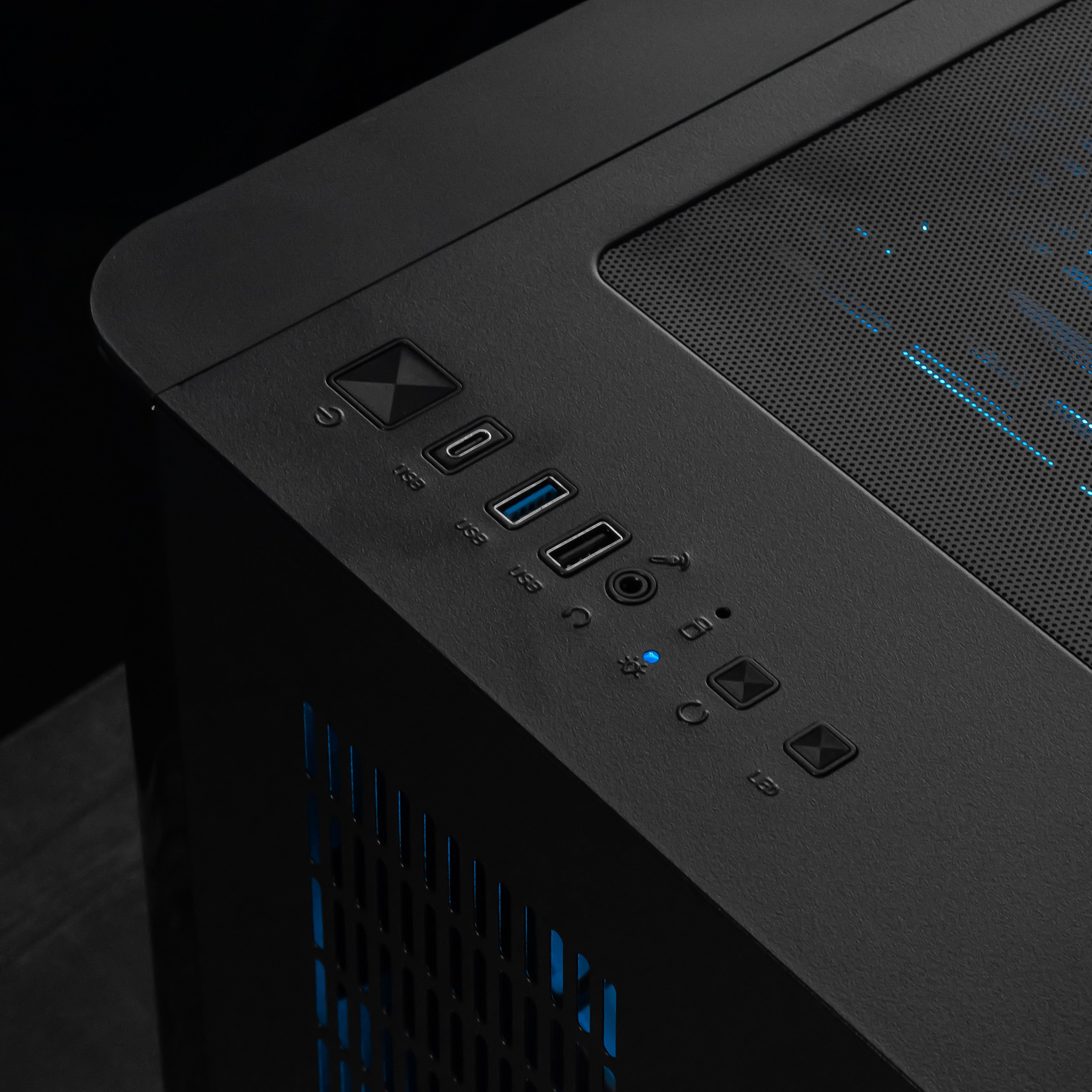 AZURITE BOLT: RYZEN 5 7500F | RX 9070 XT