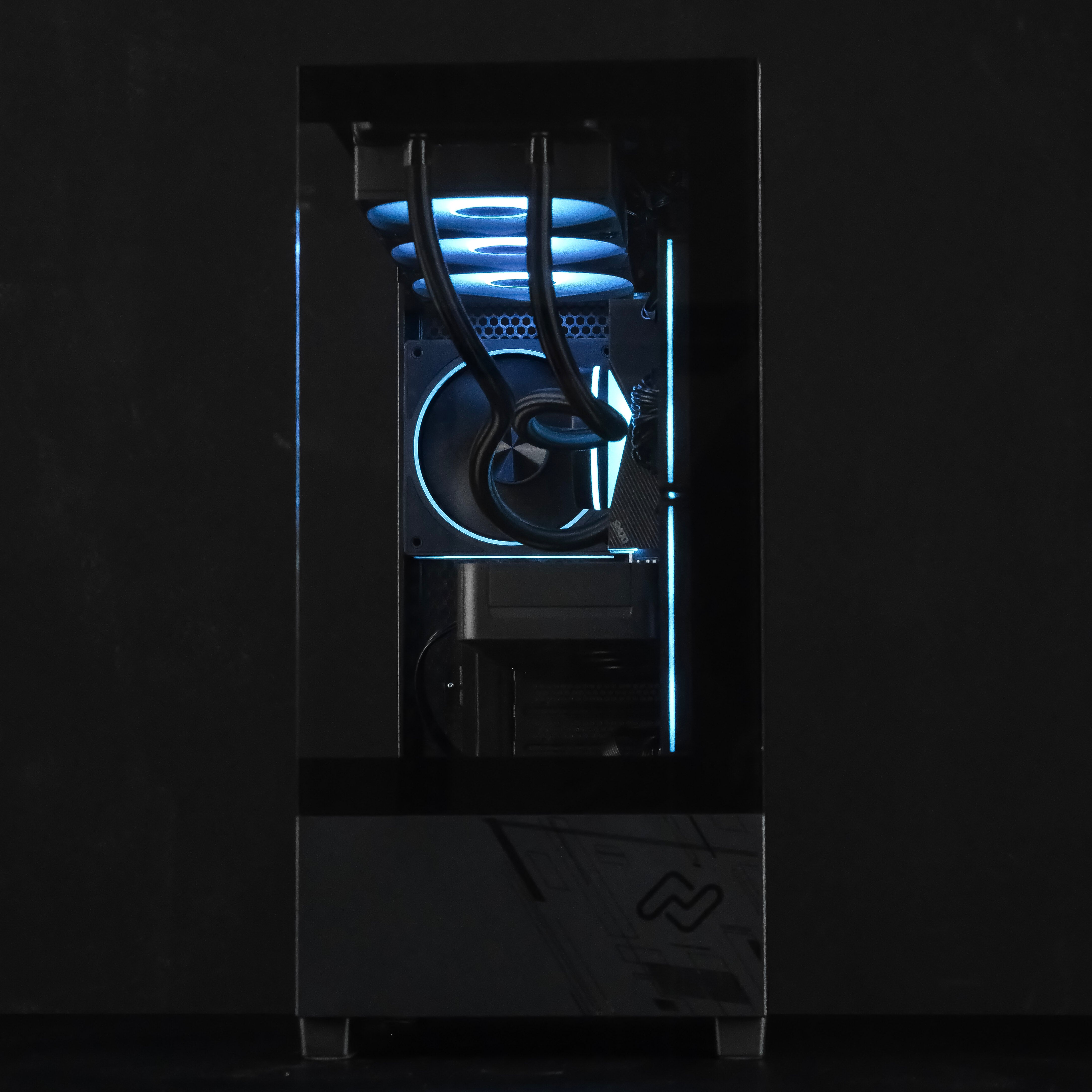 SOLAR PULSE: RYZEN 7 9850X3D | RTX 5060