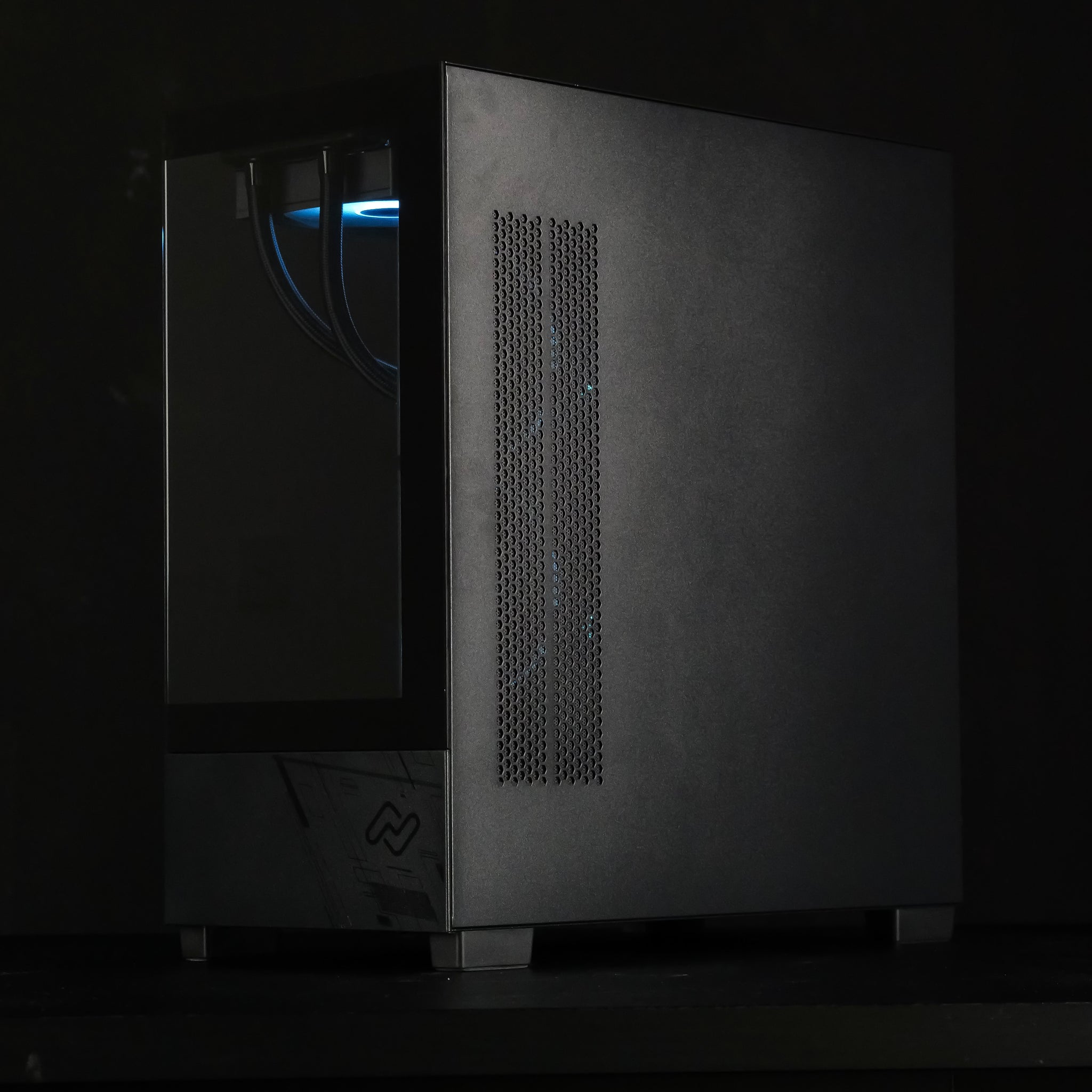 SOLAR PULSE: RYZEN 7 9850X3D | RTX 5060