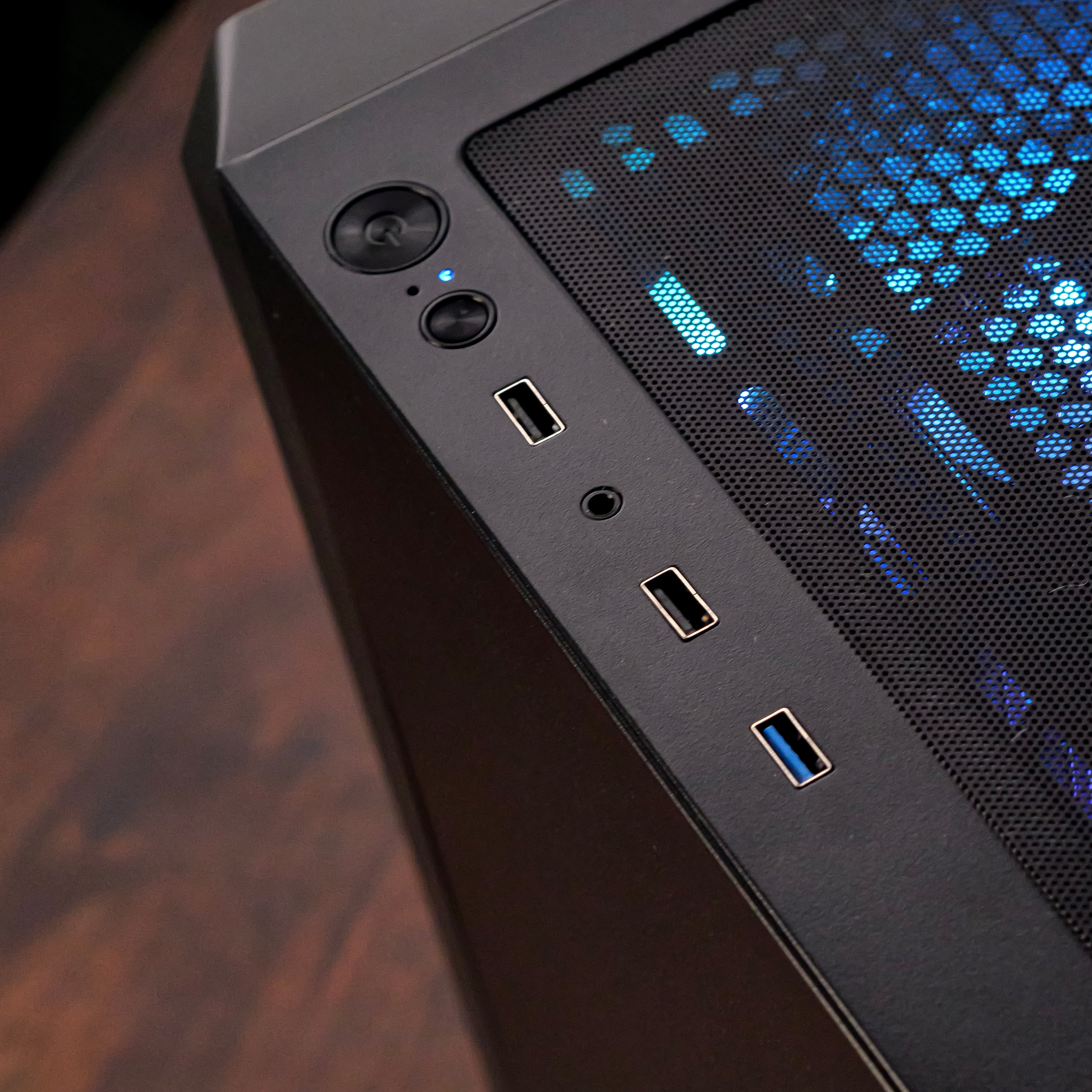 ONYX PRIME: RYZEN 5 7500F | RTX 5060