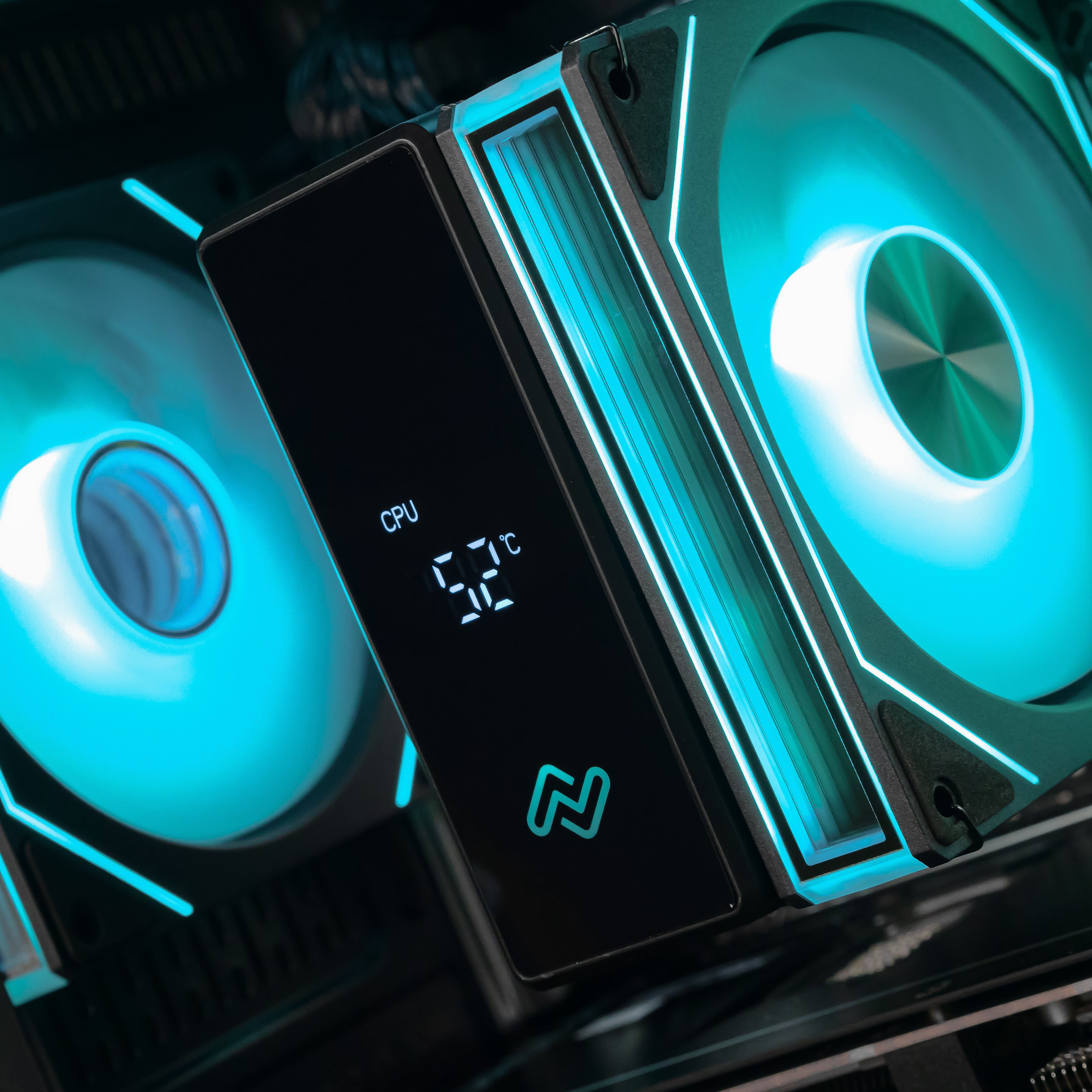 OMNIX CORE: RYZEN 7 7700 | RTX 5070 Ti