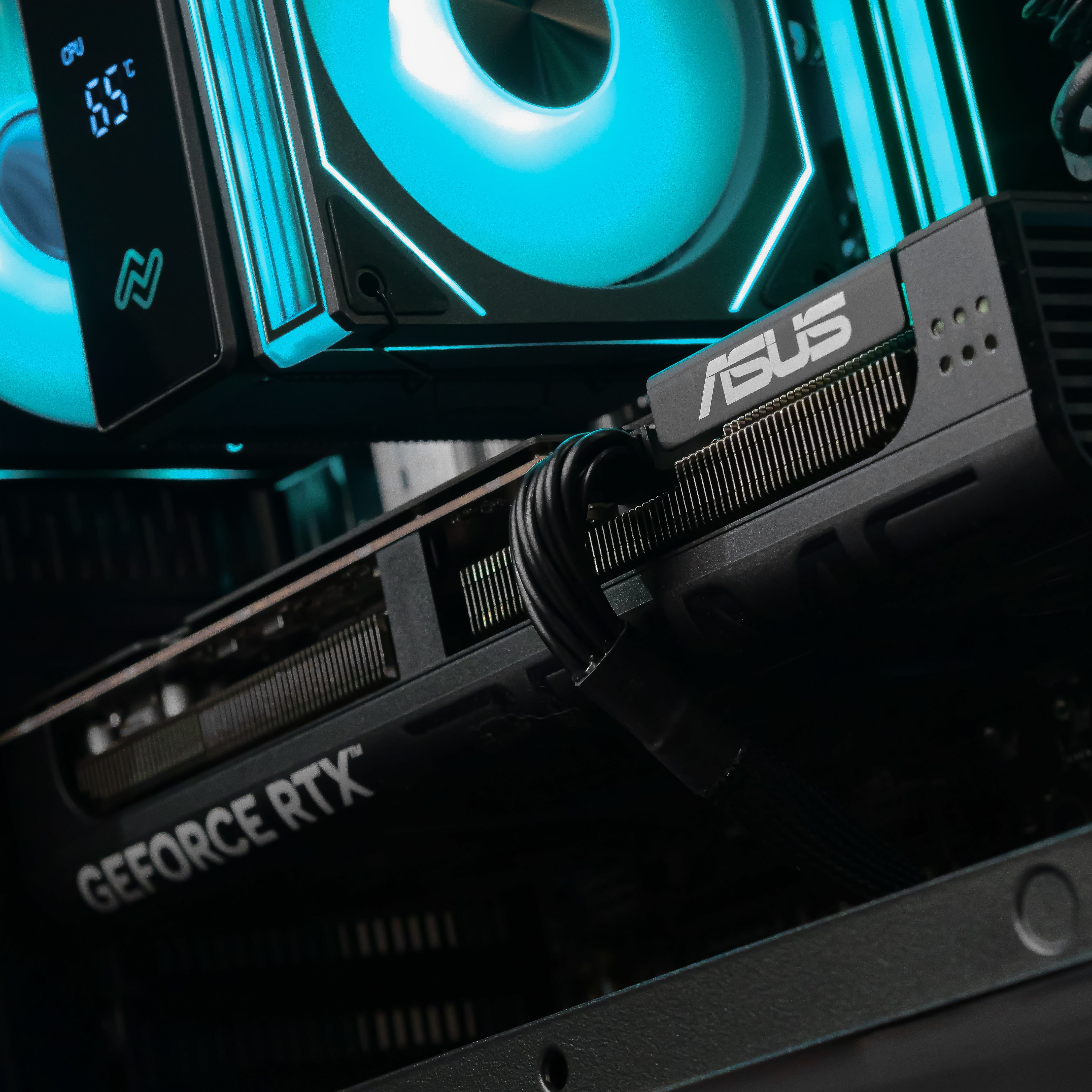 OMNIX CORE: RYZEN 7 7700 | RTX 5070 Ti