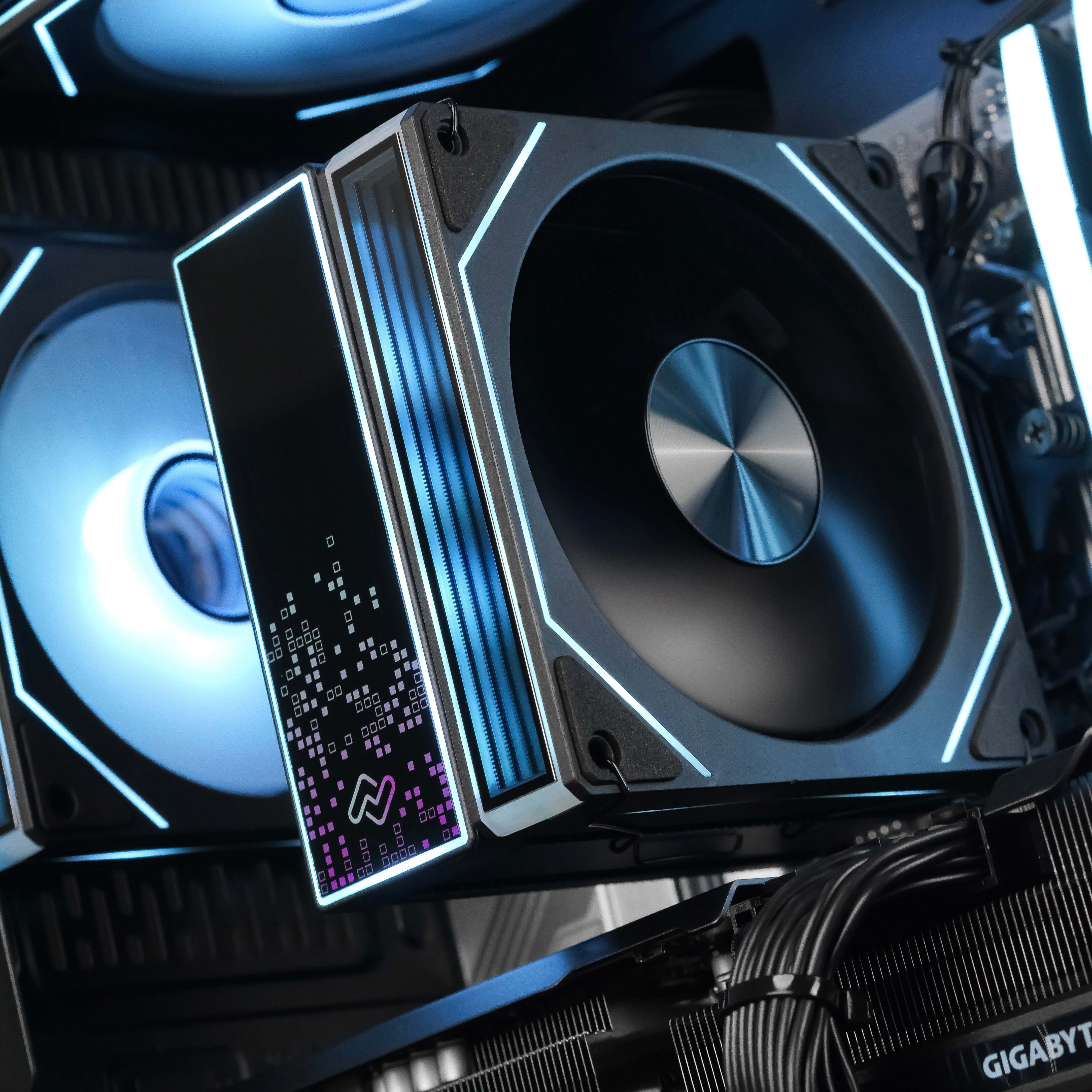 AZURITE BOLT: RYZEN 5 7500F | RX 9070 XT