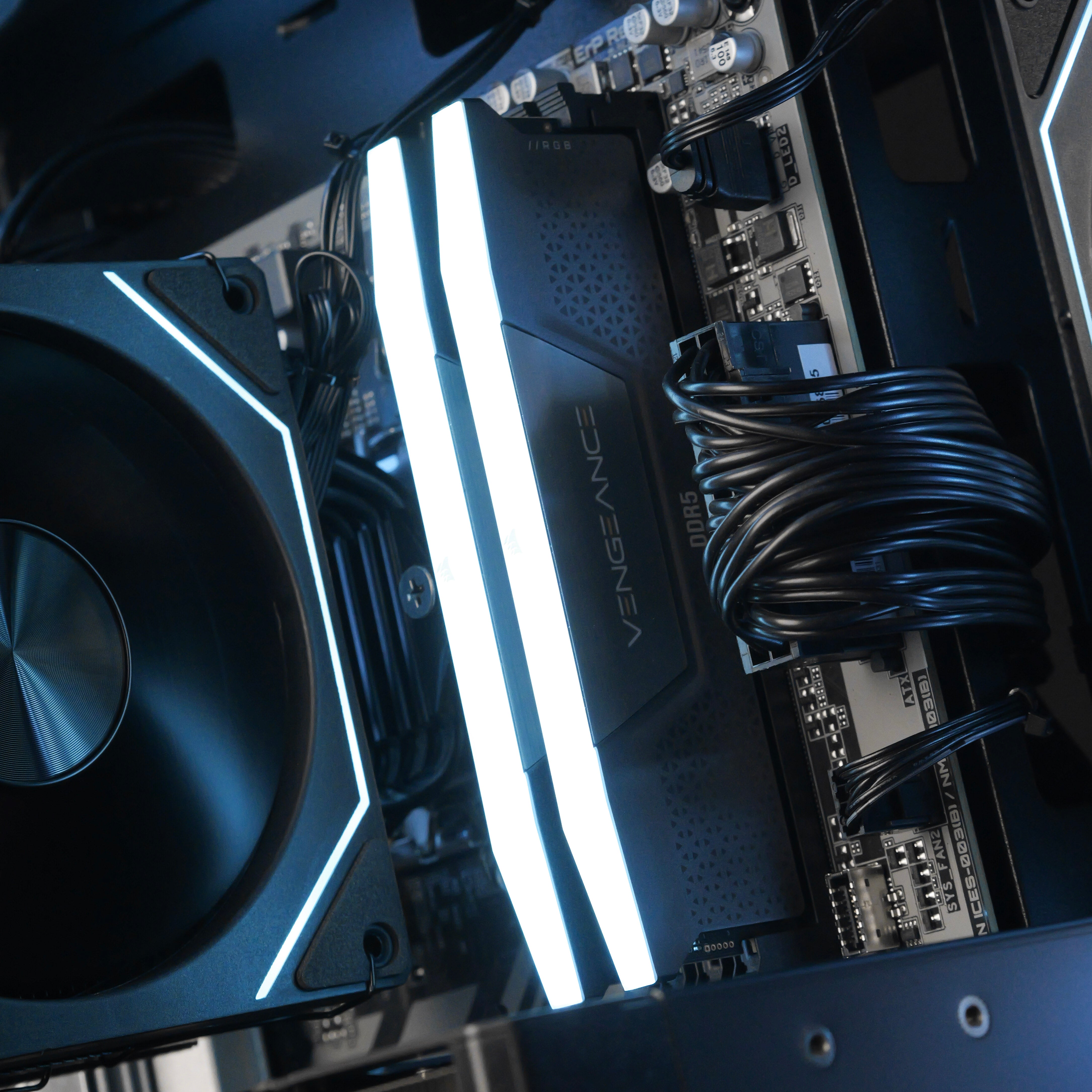 AZURITE BOLT: RYZEN 5 7500F | RX 9070 XT