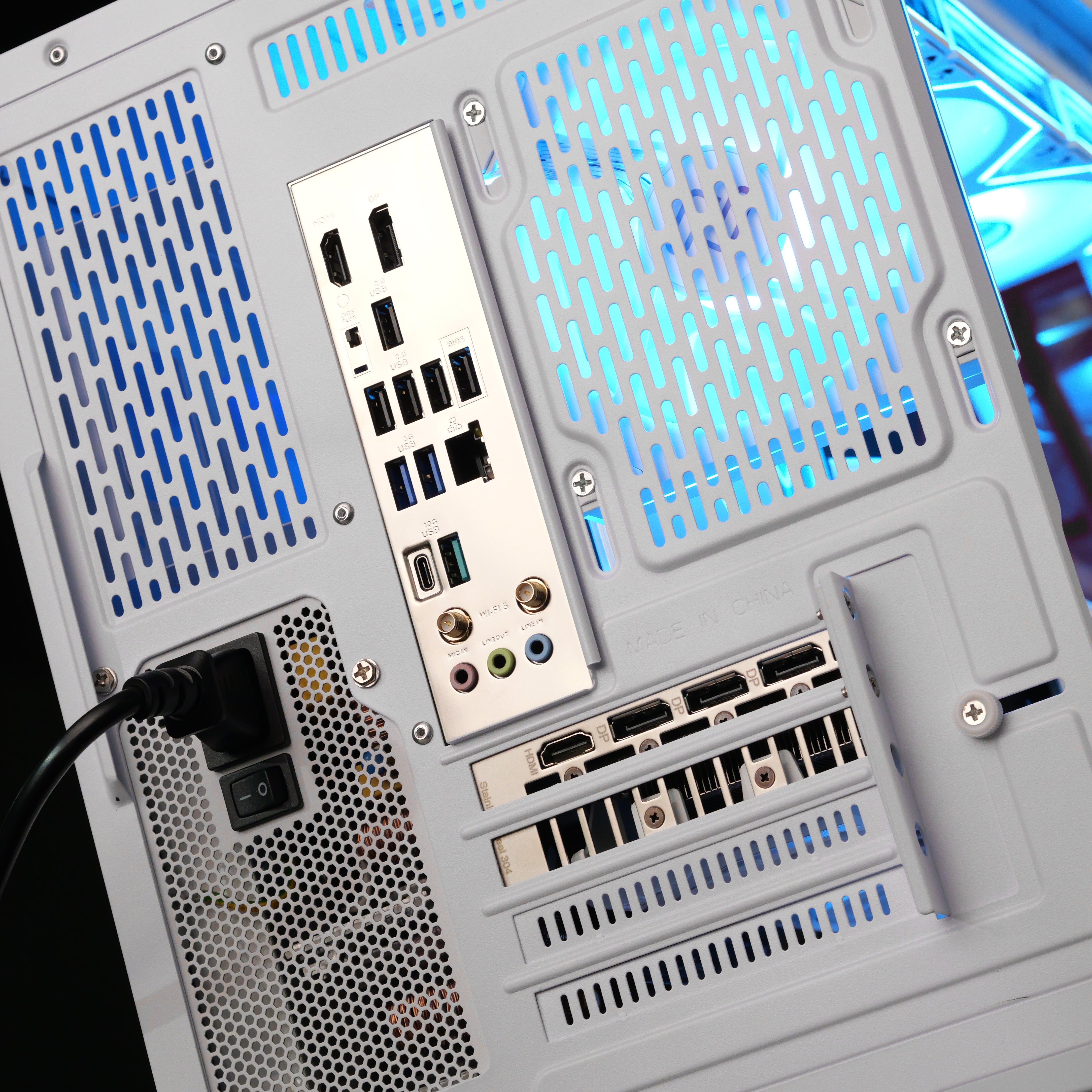 CYBER PRO: RYZEN 7 7700 | RTX 5060 Ti