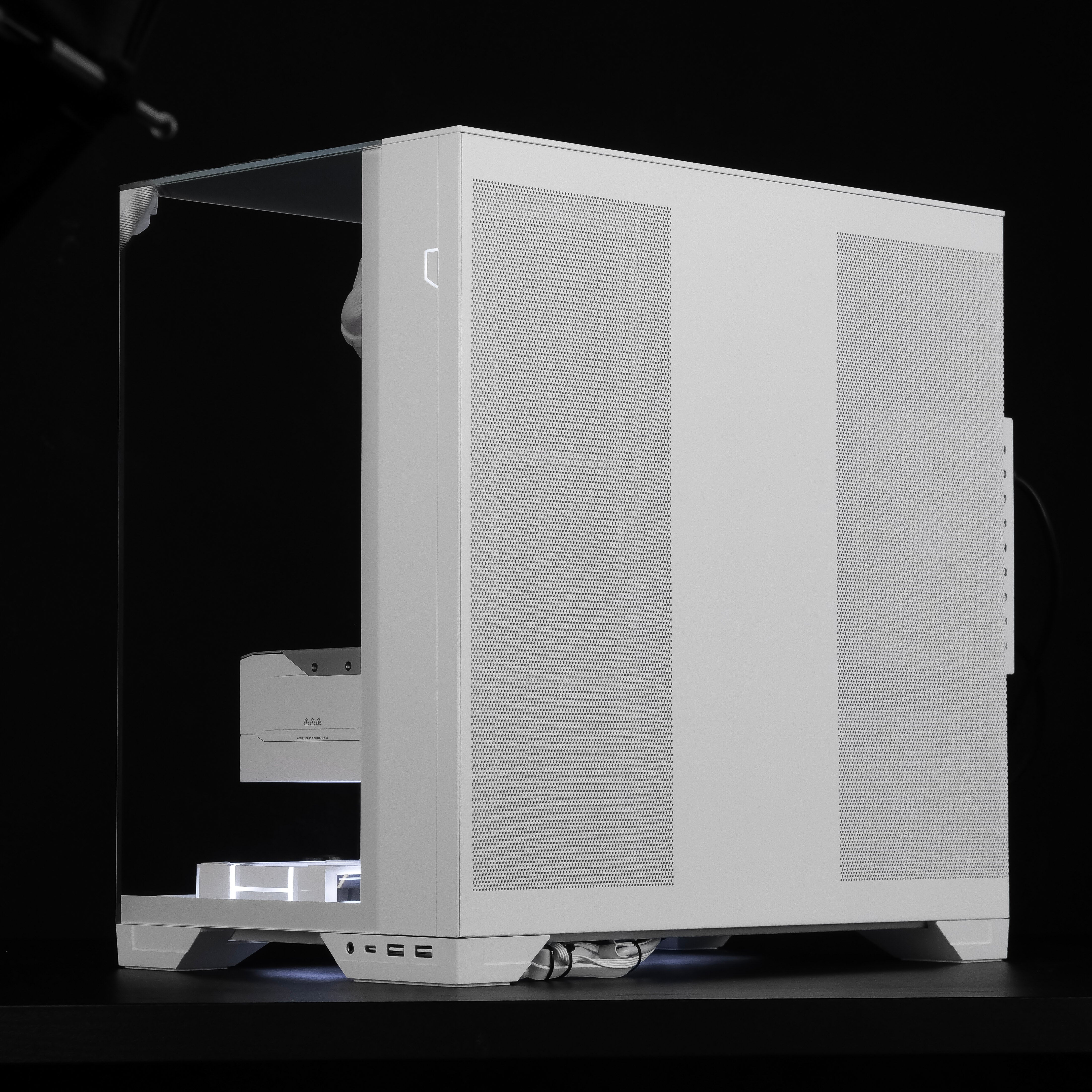 EXILE: RYZEN 7 9800X3D | RTX 5080