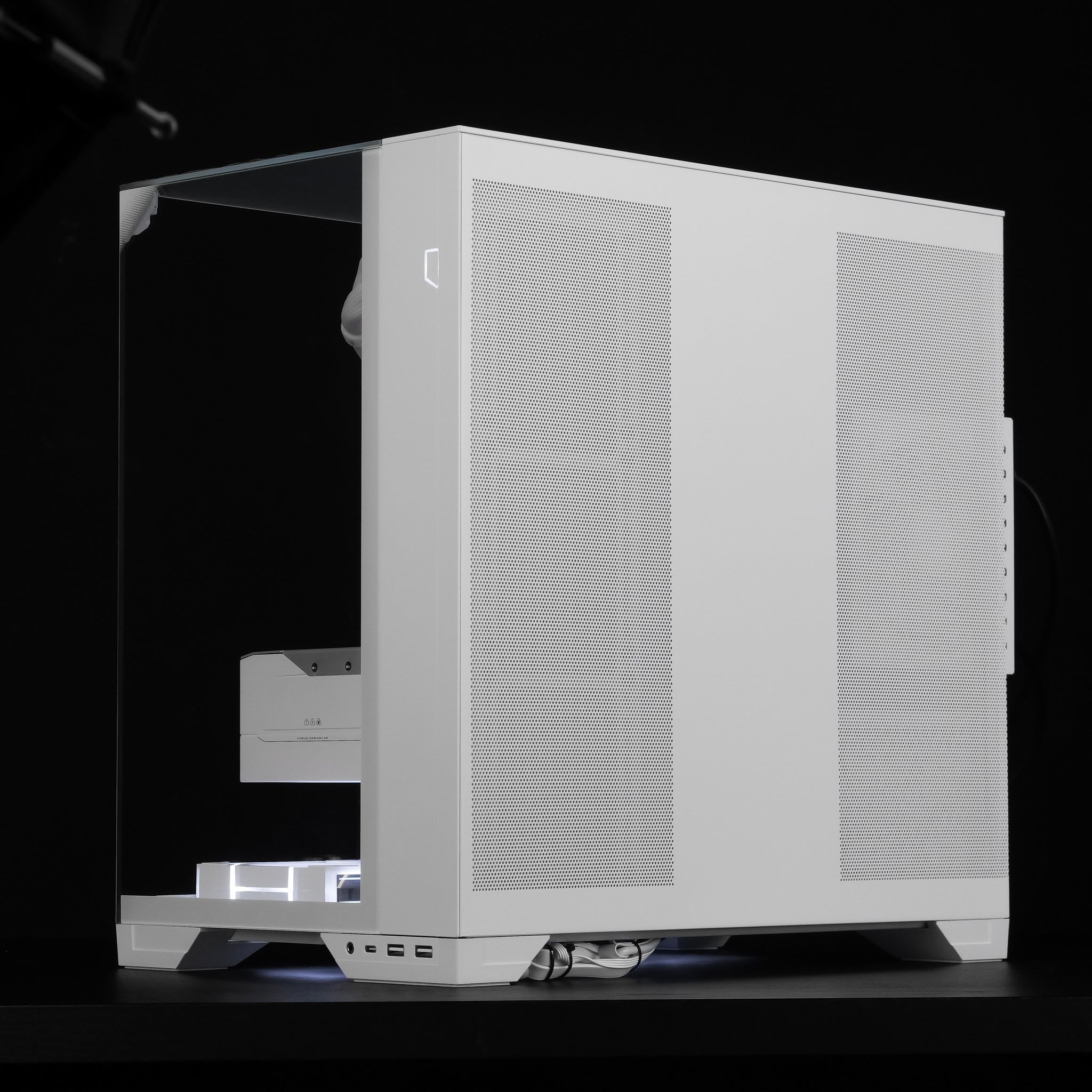 EXILE: RYZEN 7 9800X3D | RTX 5080