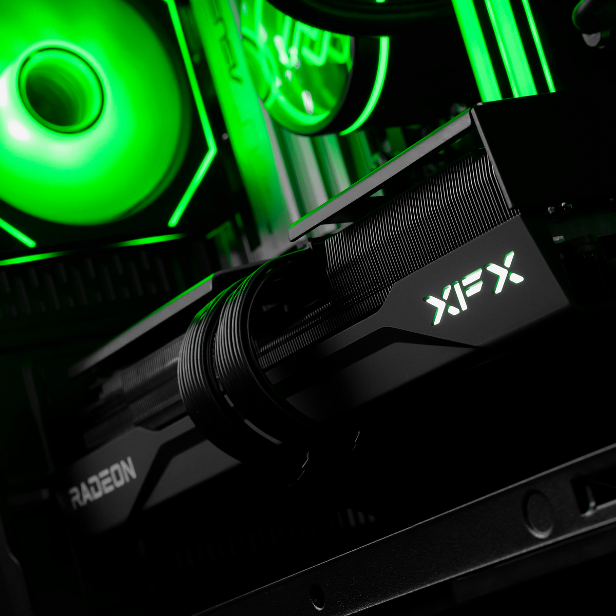 THORN BLADE: RYZEN 7 7800X3D | RX 9070 XT
