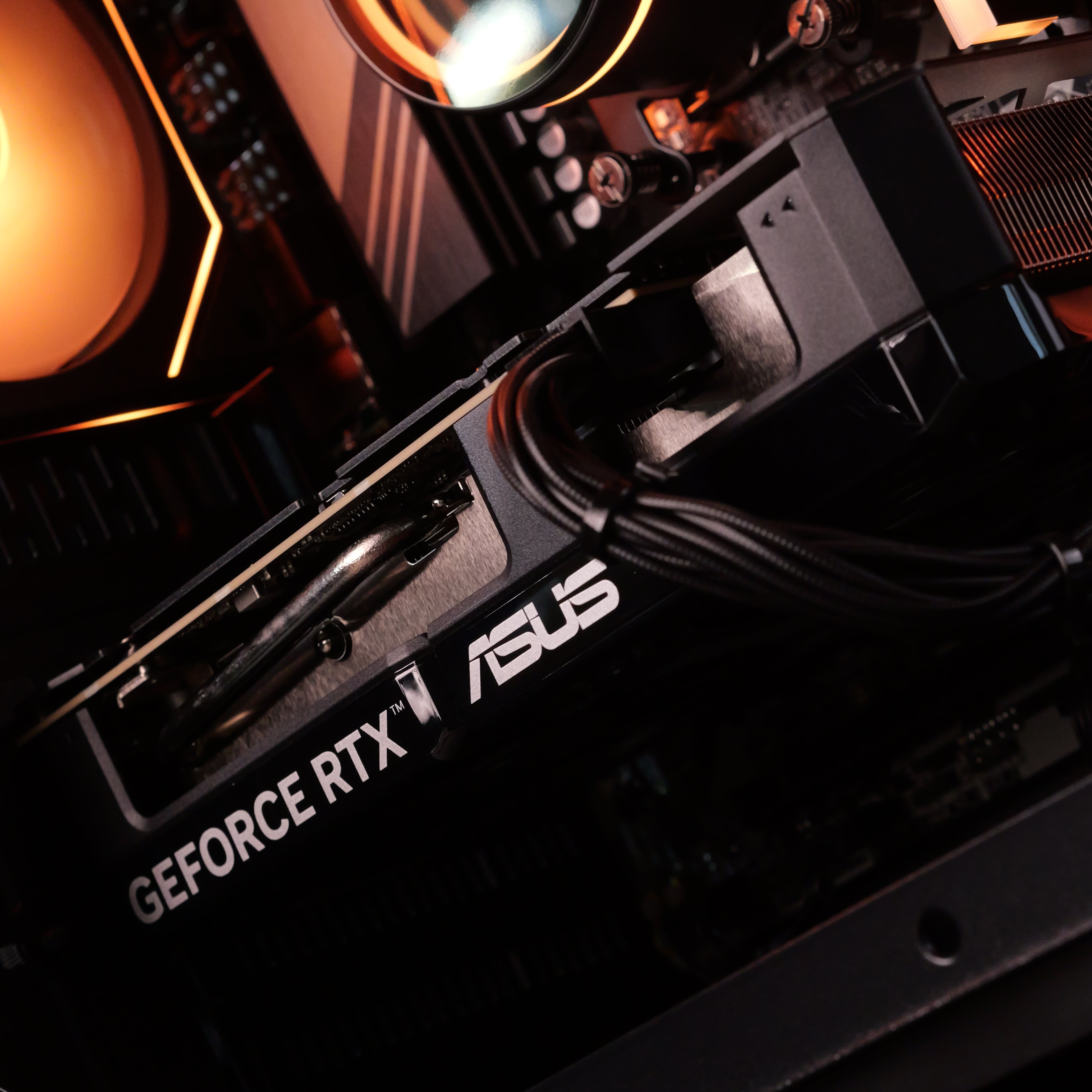 AUTUMN: RYZEN 7 7700 | RTX 5060 Ti