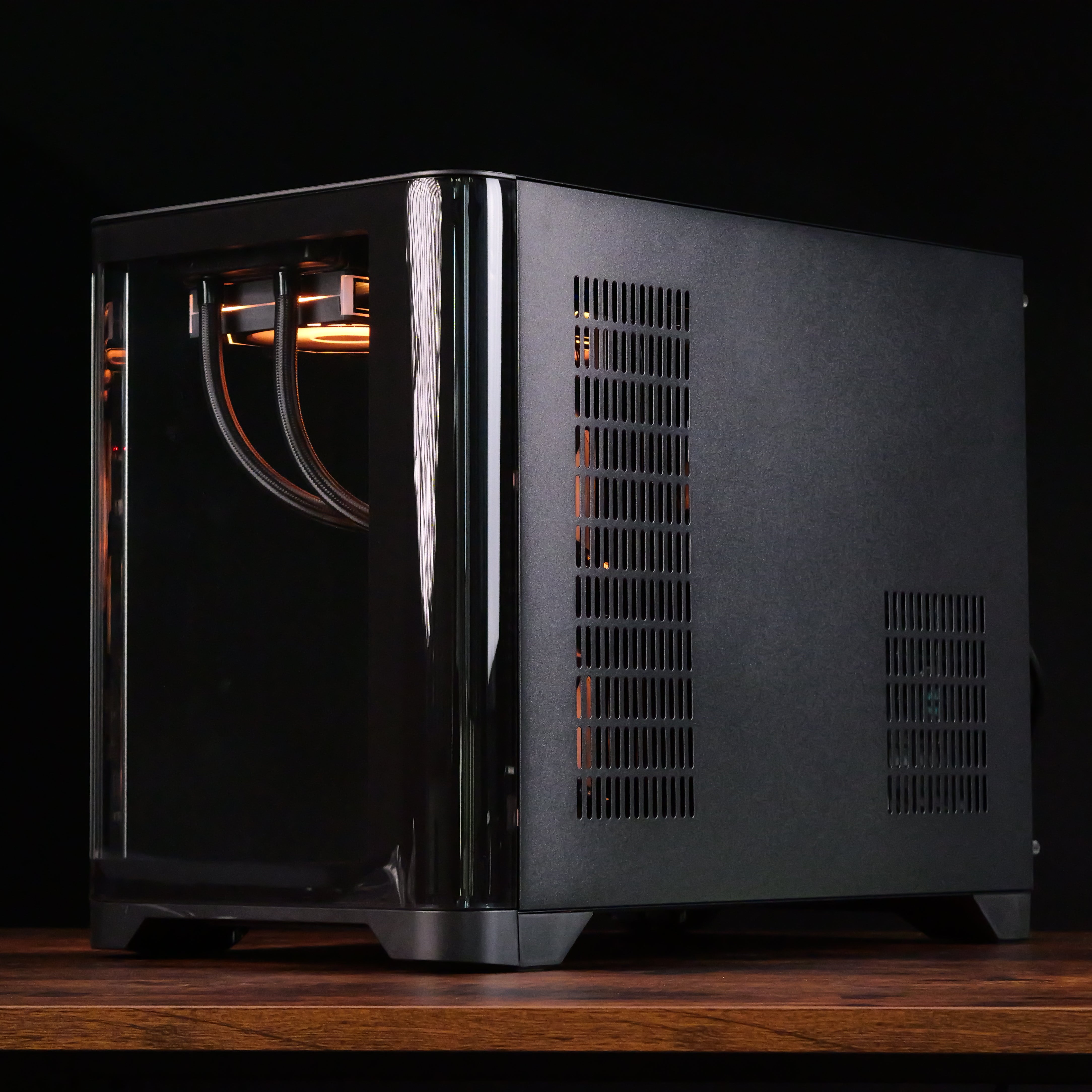 AUTUMN: RYZEN 7 7700 | RTX 5060 Ti