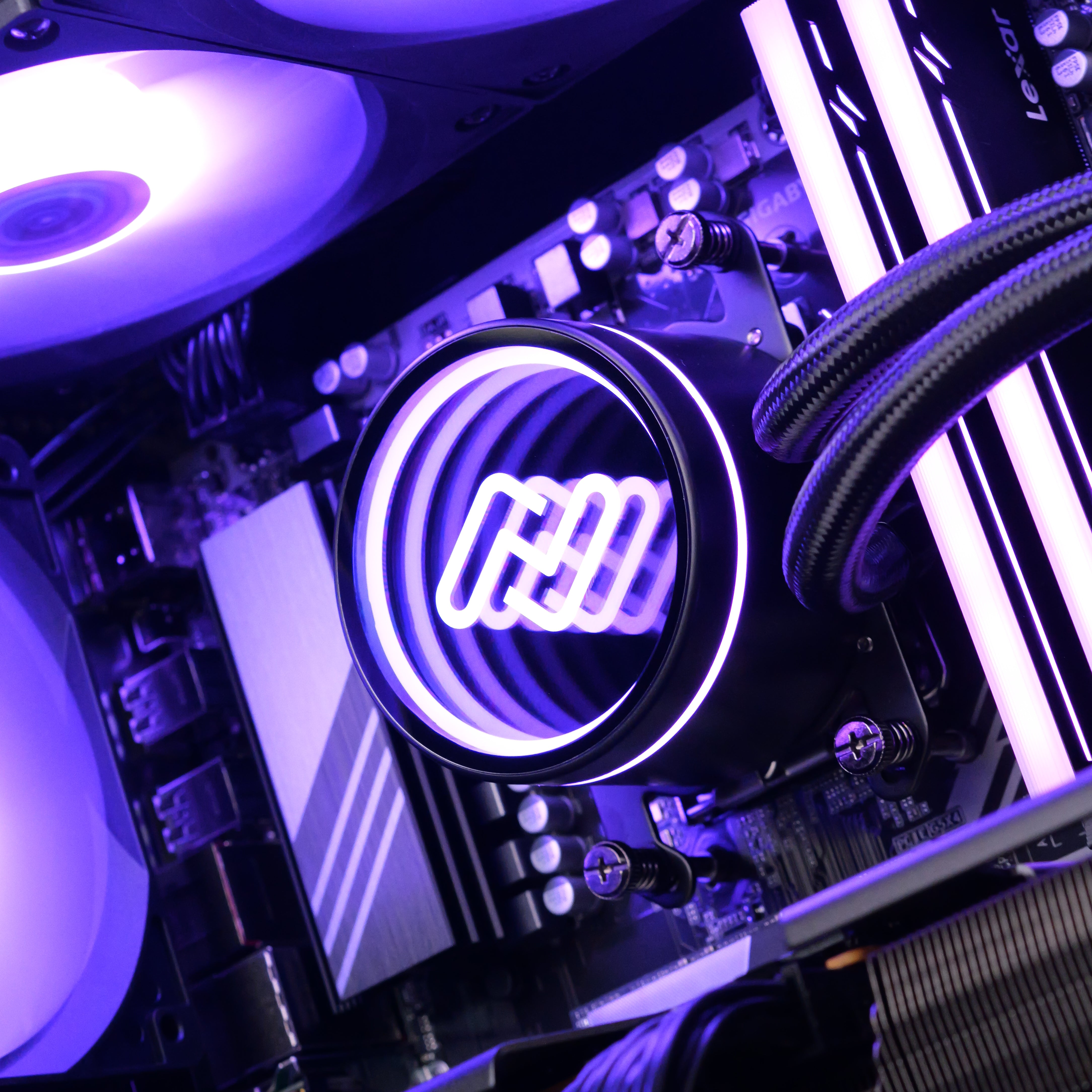 VIOLET: RYZEN 7 7700 | RX 9070 XT