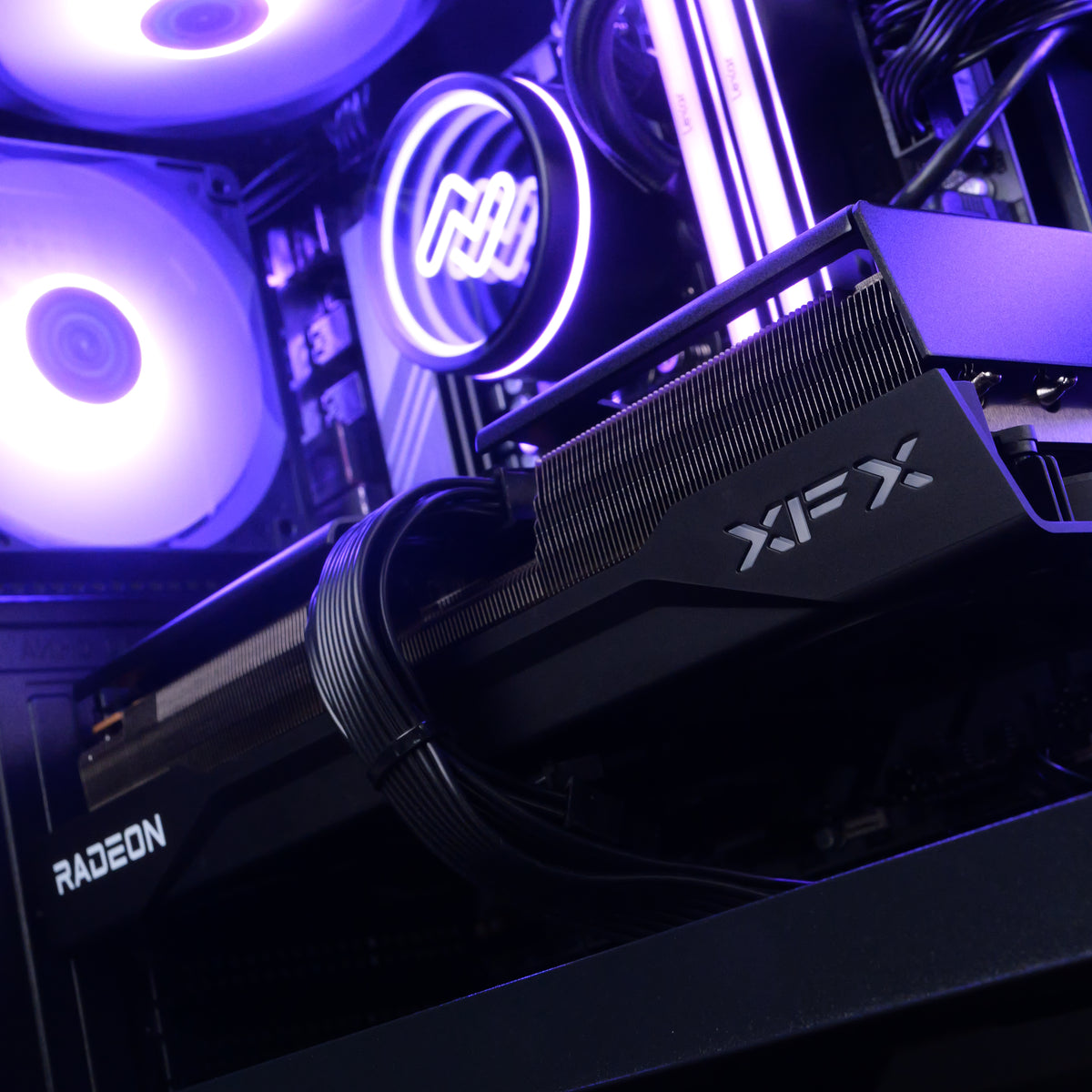 VIOLET: RYZEN 7 7700 | RX 9070 XT