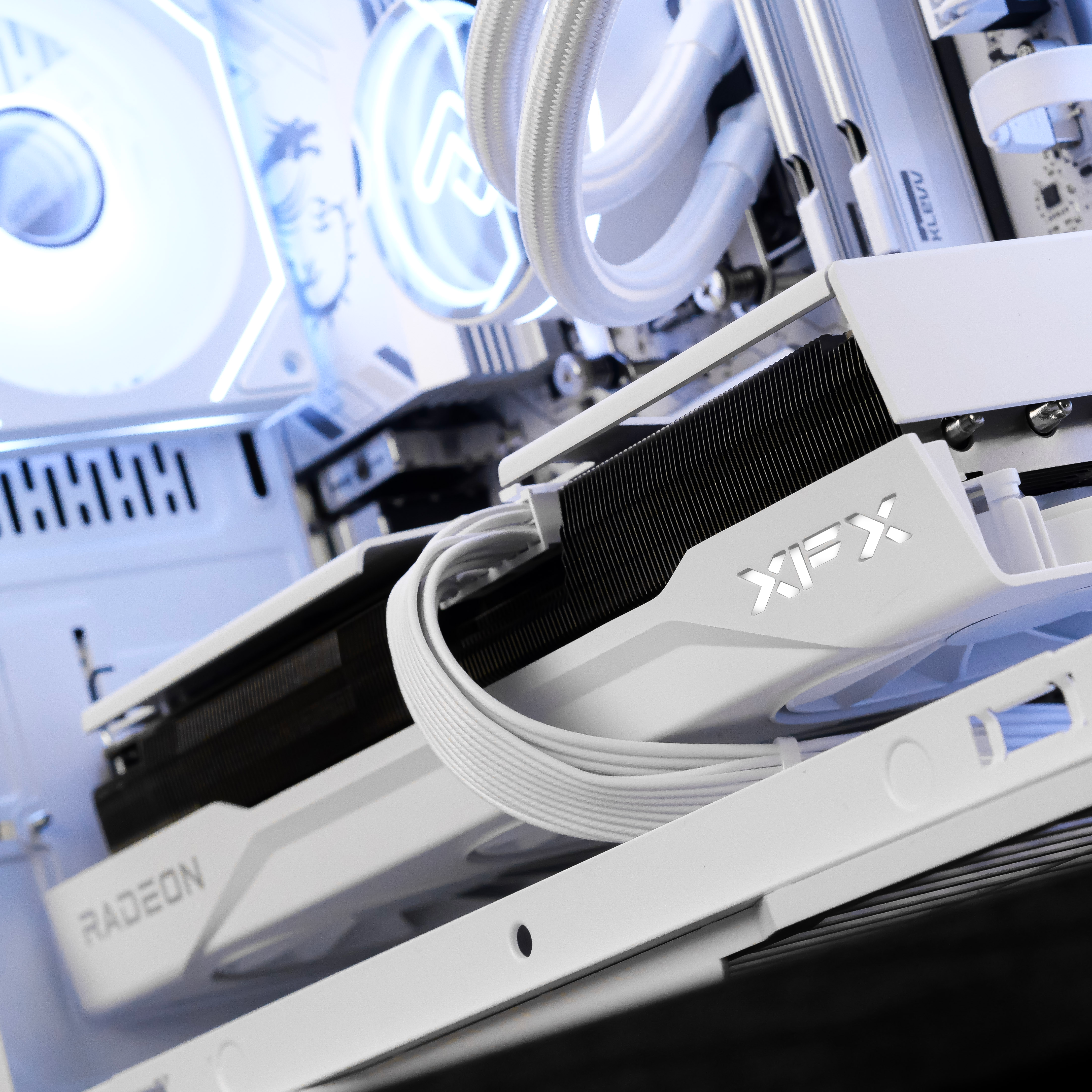 PROTON: RYZEN 7 7700 | RTX 5060Ti
