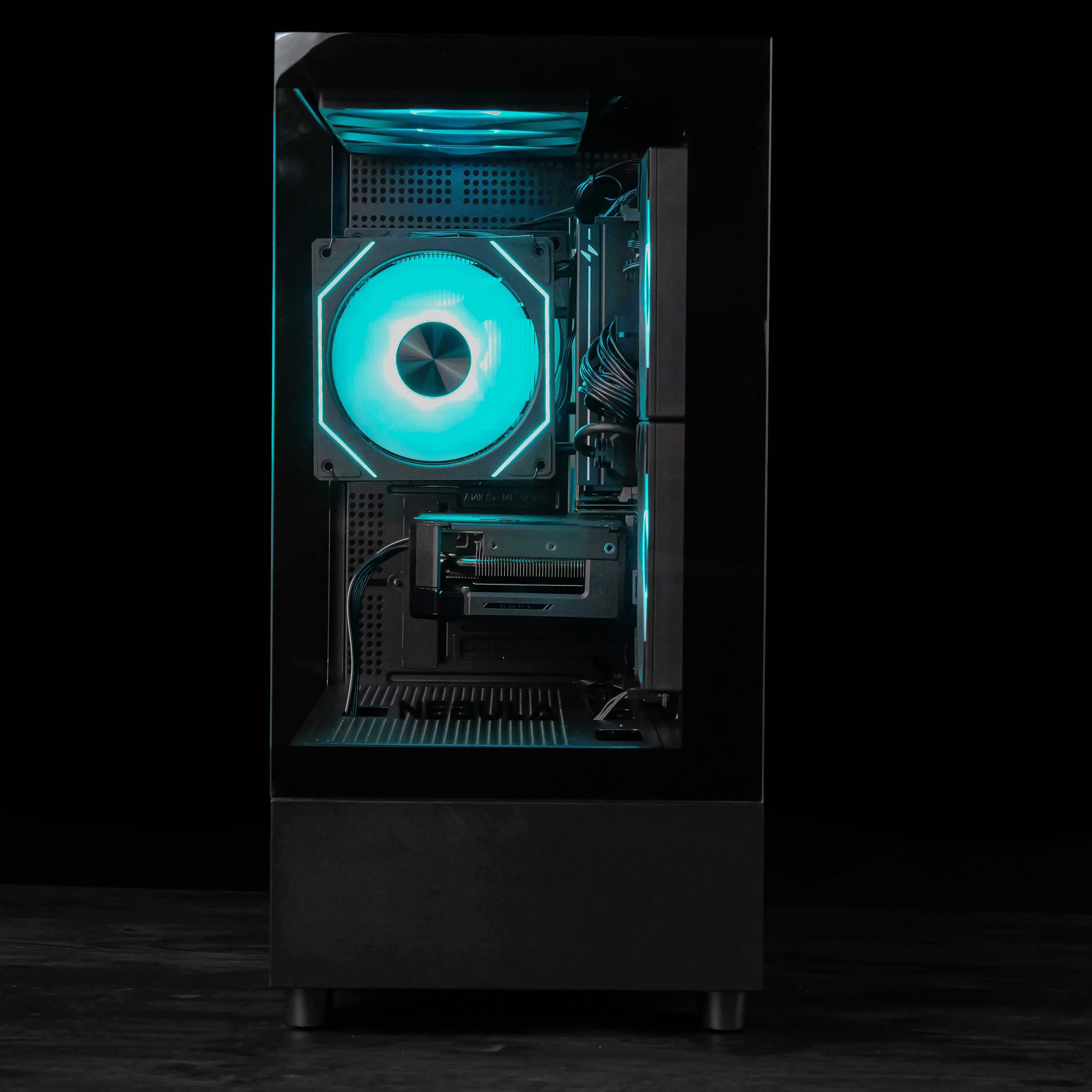 UMBRA: RYZEN 5 7500F | RX 9060 XT - 16GB