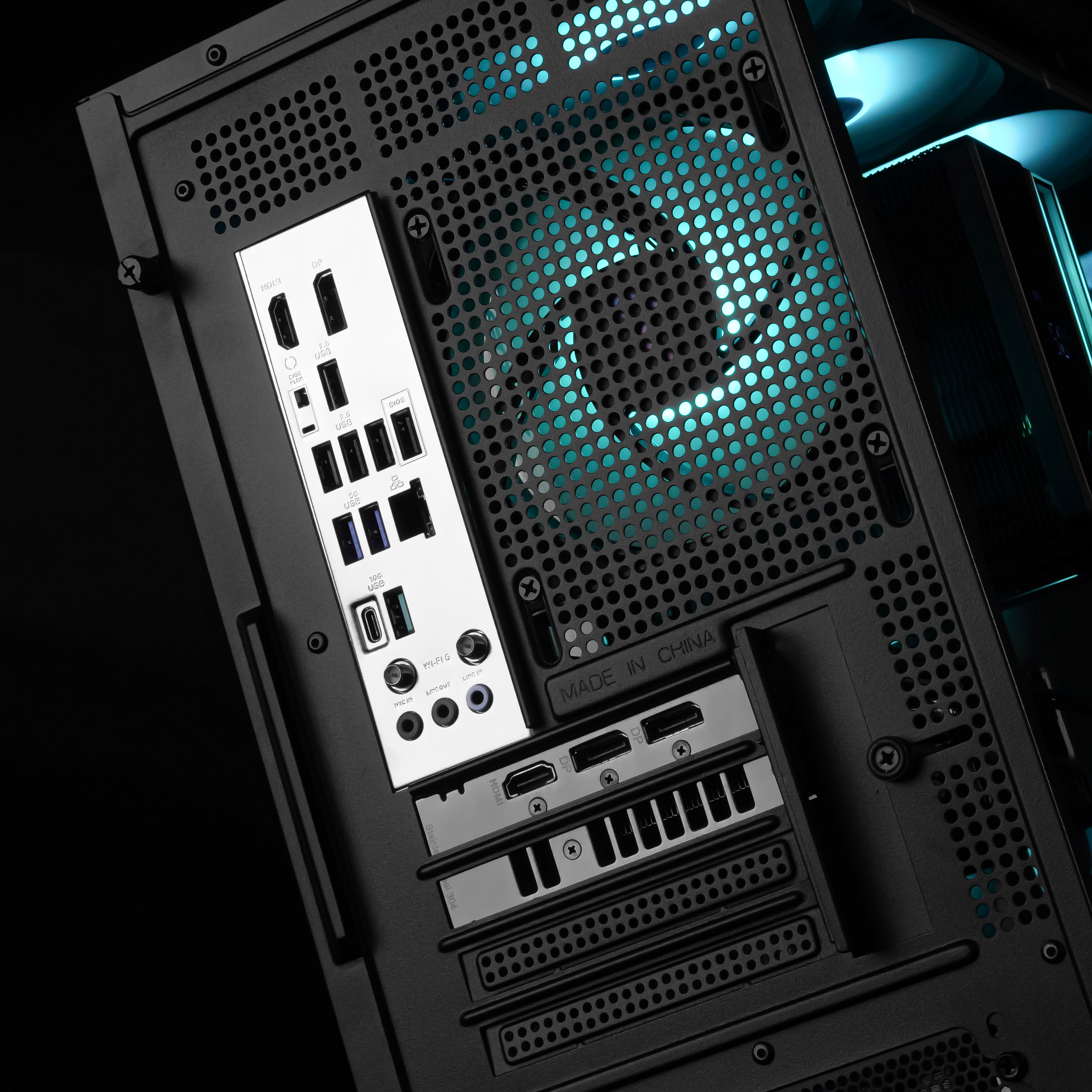 UMBRA: RYZEN 5 7500F | RX 9060 XT - 16GB