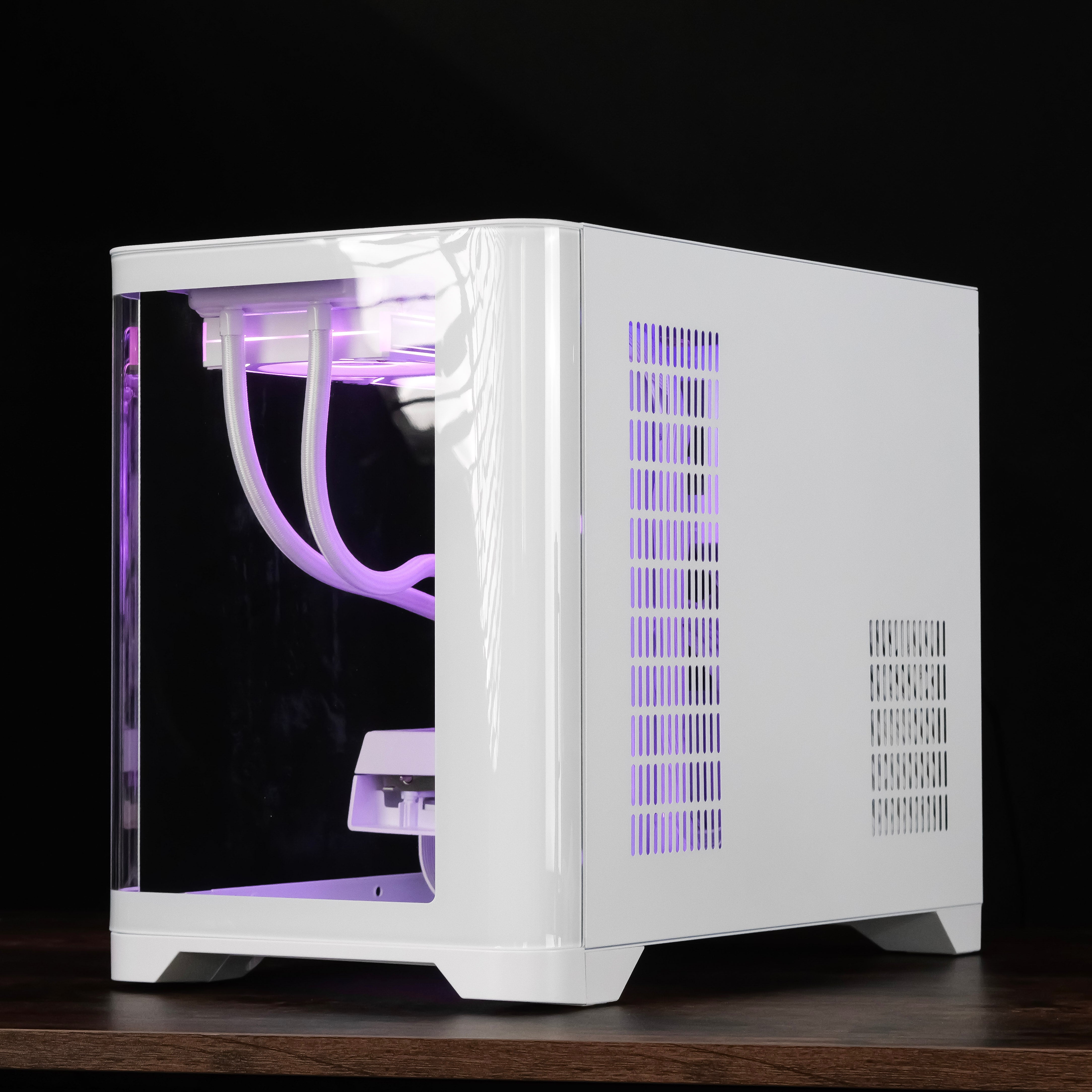 ARCTIC REIGN: RYZEN 5 7500F | RX 9060 XT - 16GB