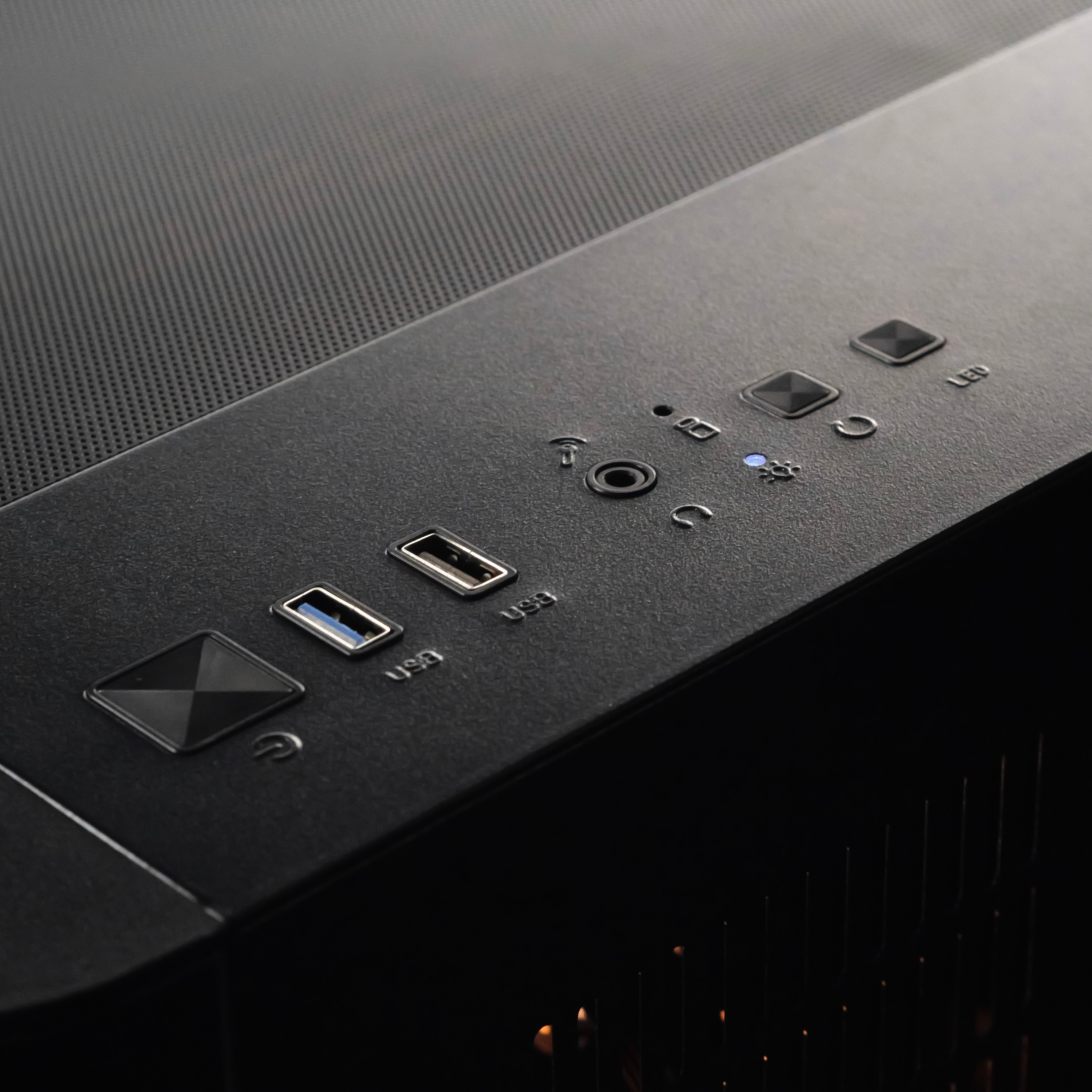 PHANTOM SURGE MAX: RYZEN 9 9950X3D | RTX 5080
