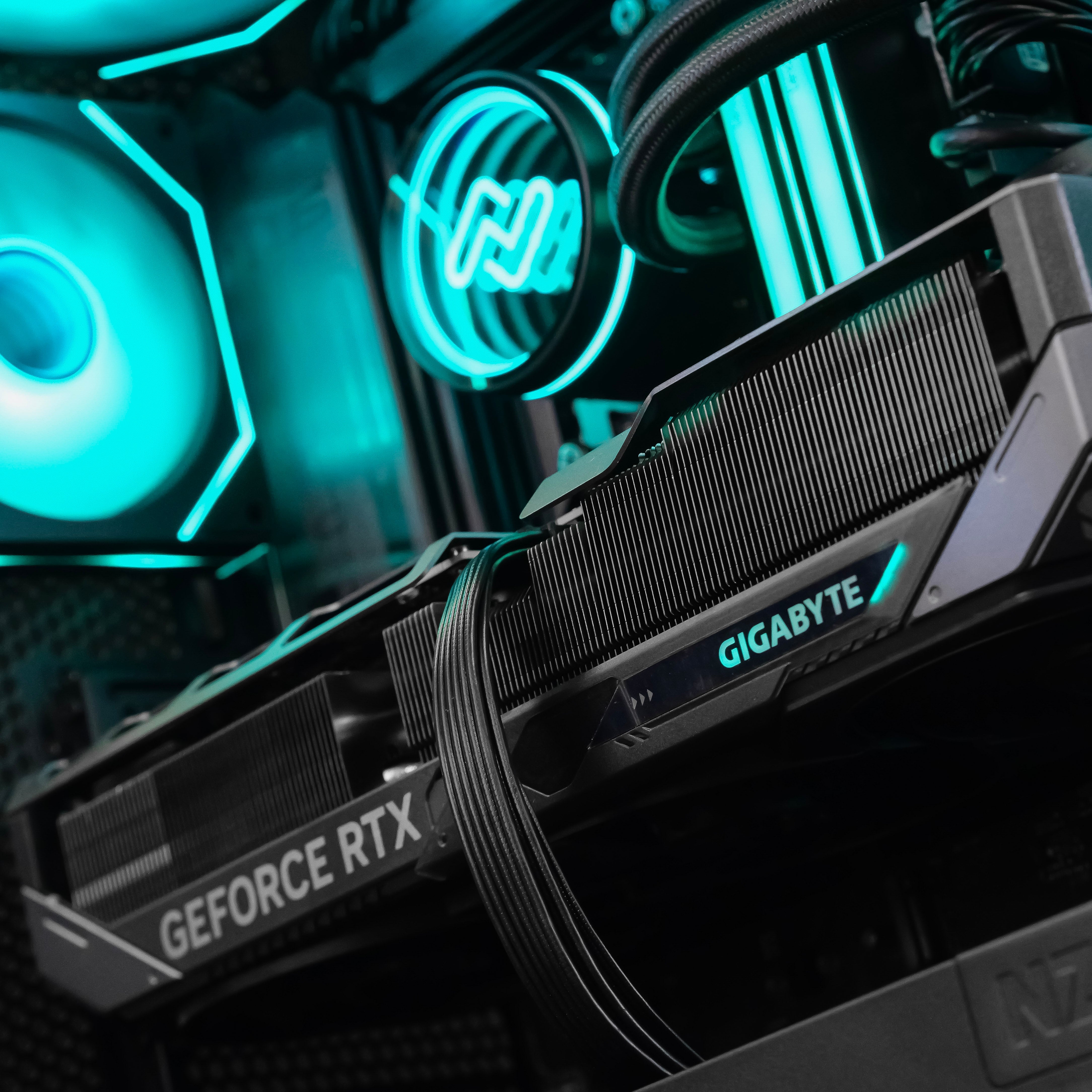 INVOKER: RYZEN 7 9800X3D | RTX 5070 Ti