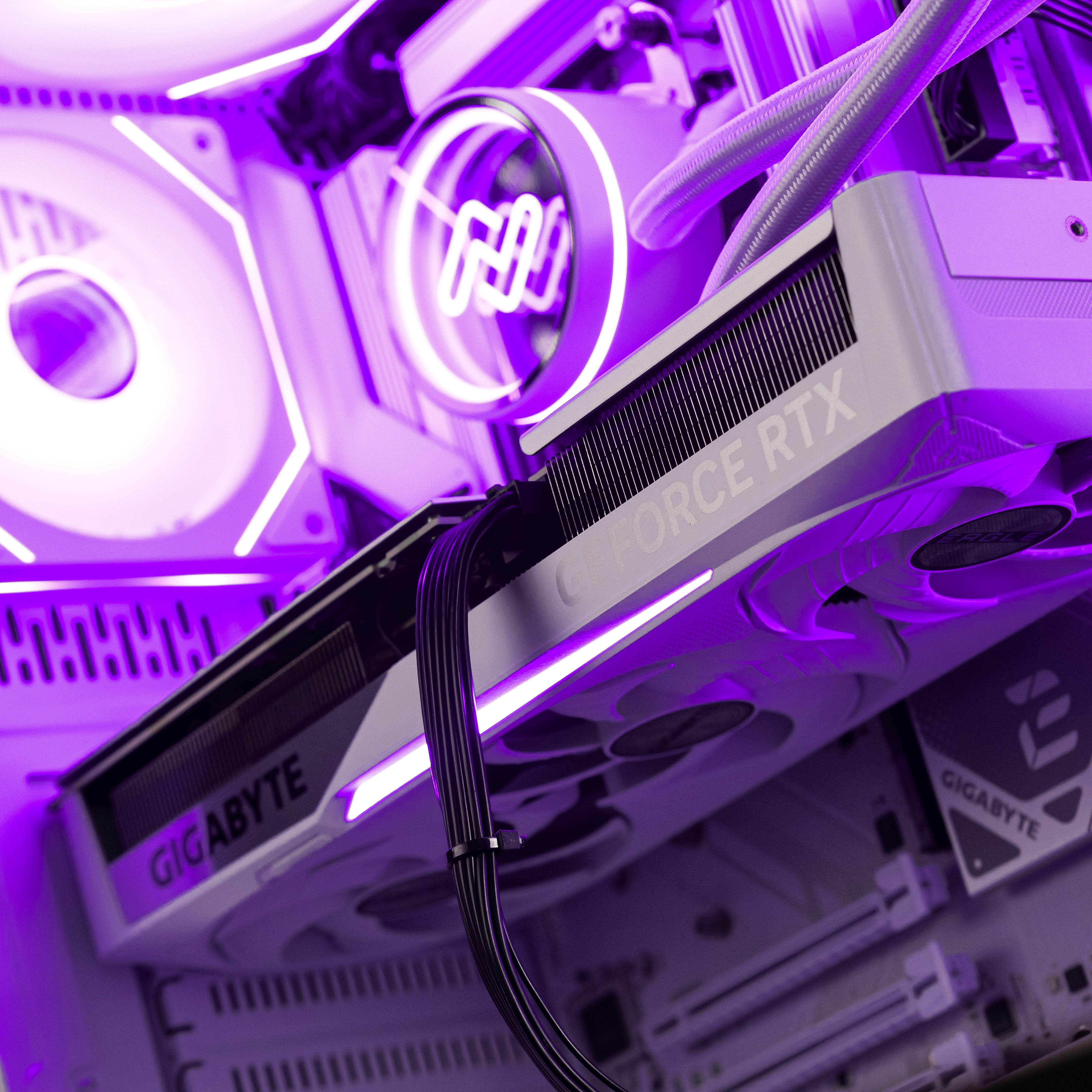 ASTERIA: RYZEN 7 7800X3D | RTX 5070 Ti