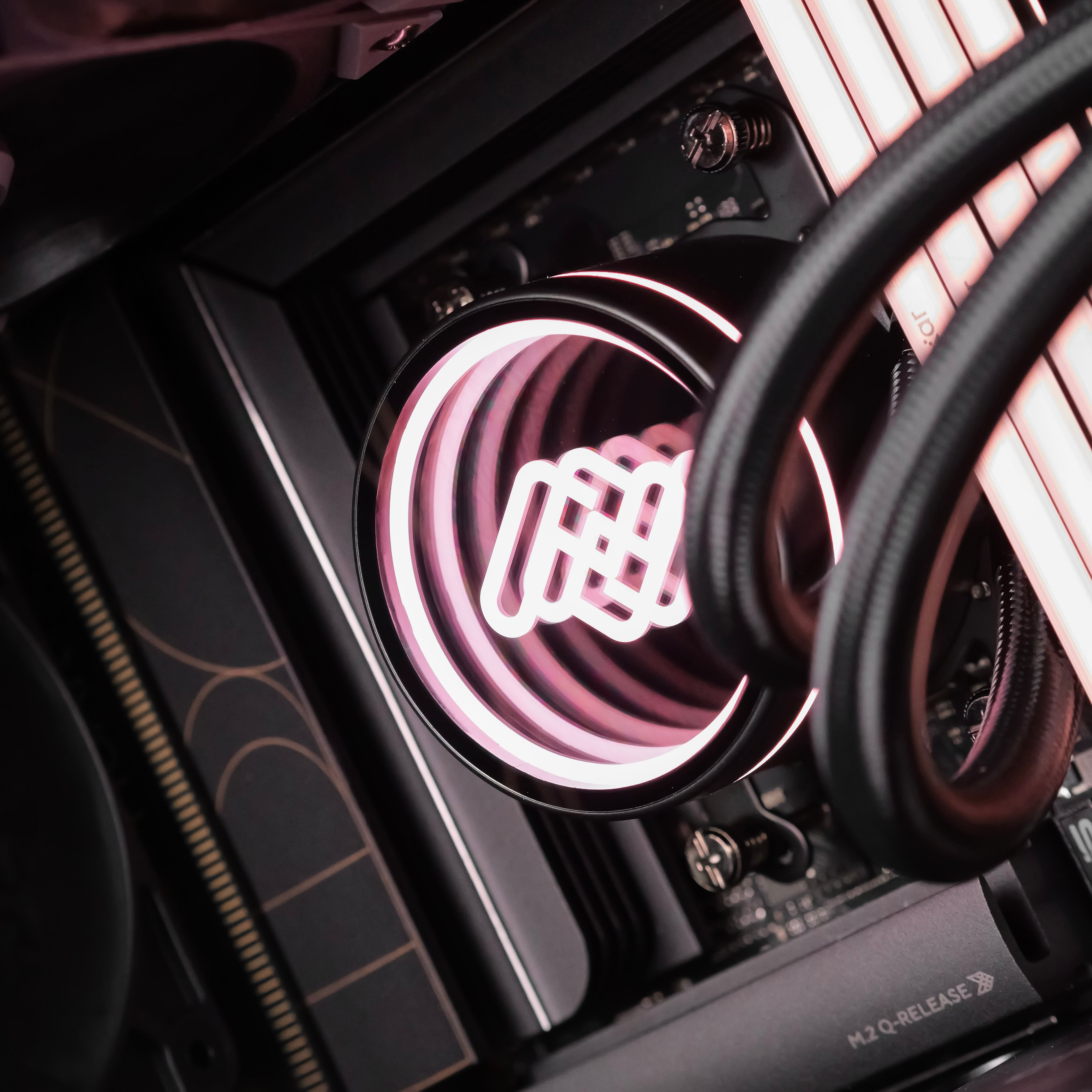 ECHELON: RYZEN 9 9950X3D2 | RTX 5090
