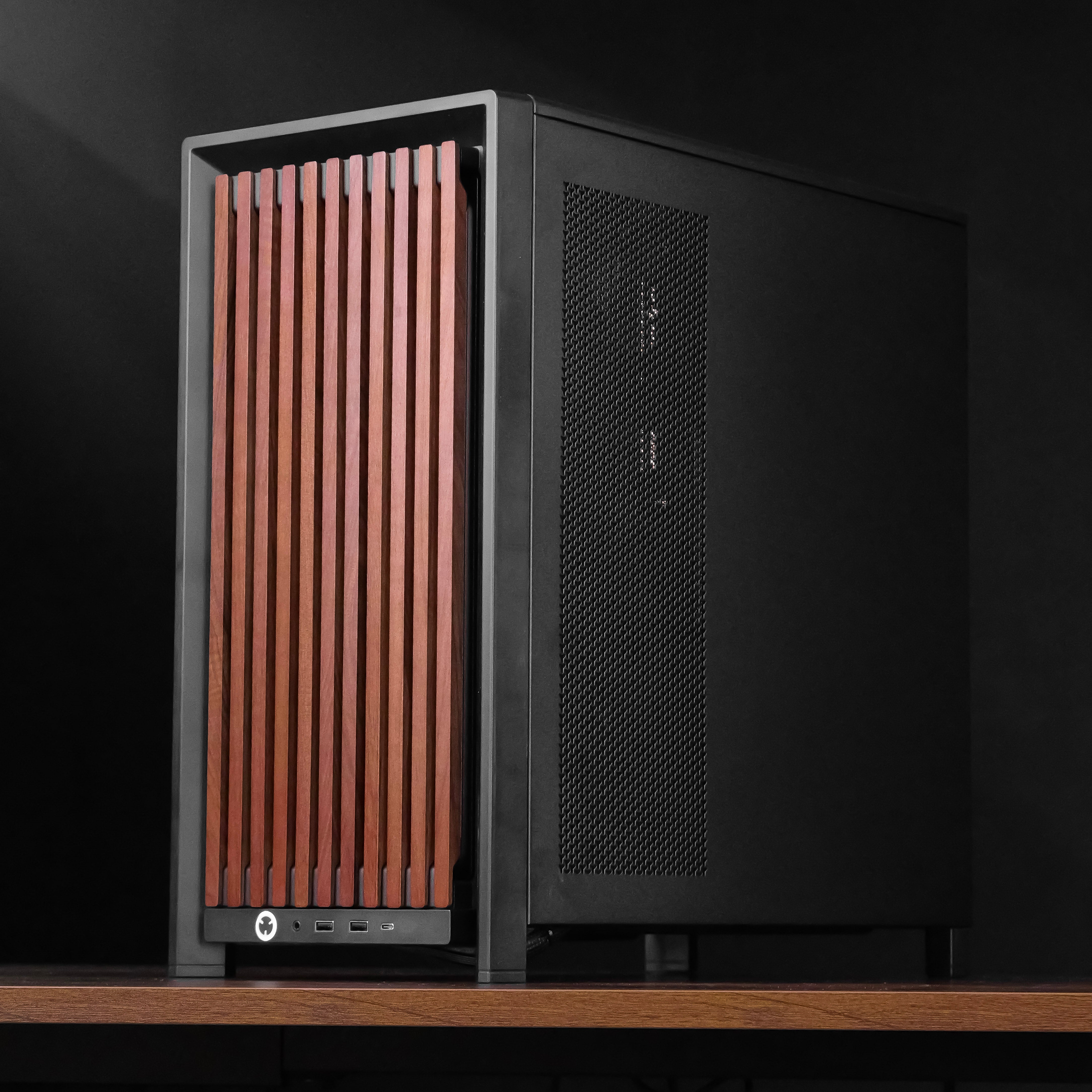 ECHELON: RYZEN 9 9950X3D2 | RTX 5090