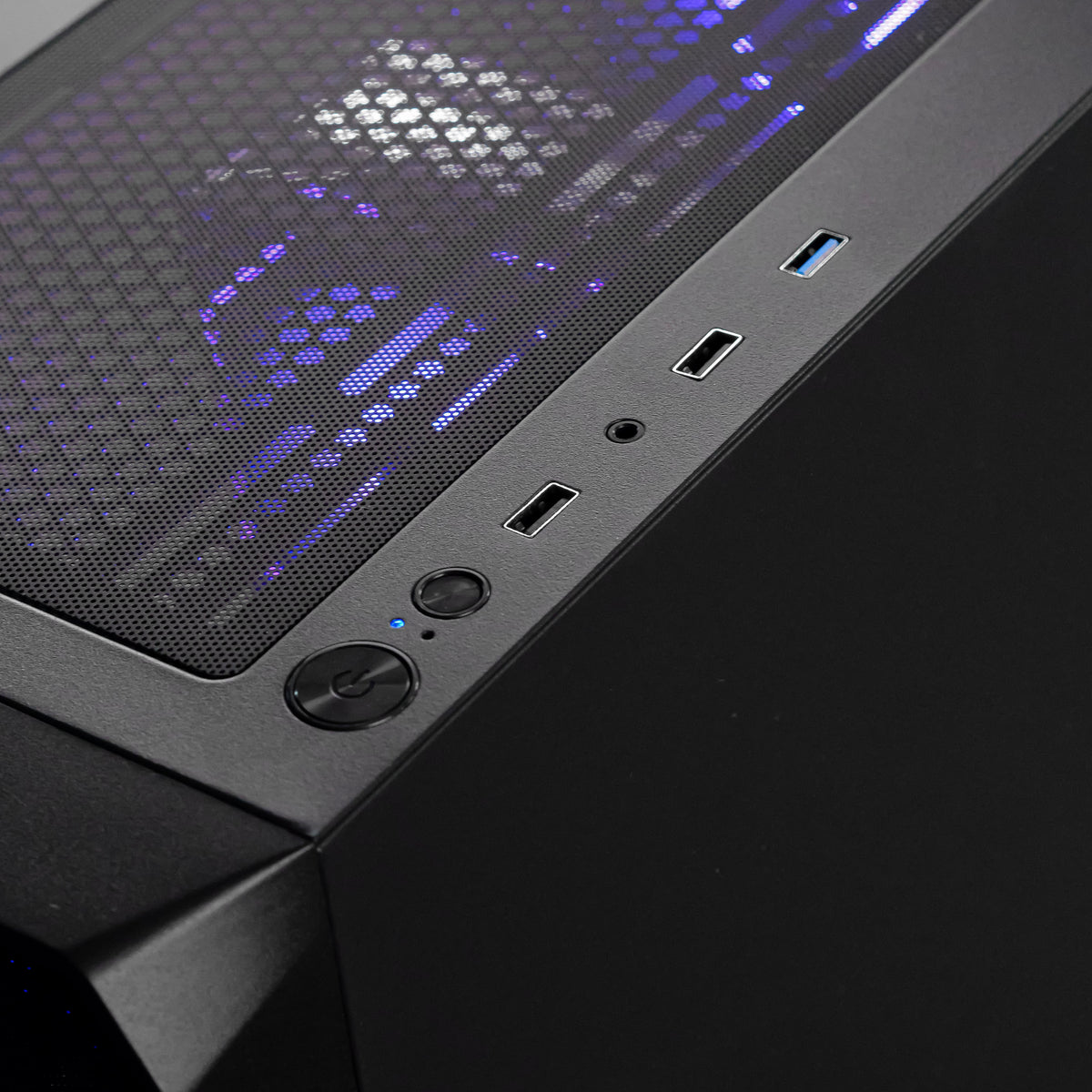 DARK RAVEN: RYZEN 5 5600 | RX 9050