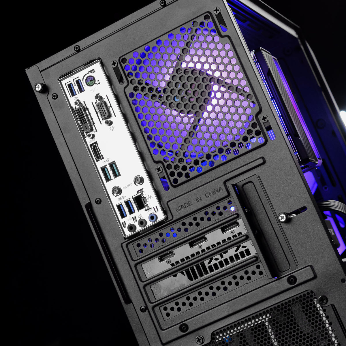 DARK RAVEN: RYZEN 5 5600 | RX 9050
