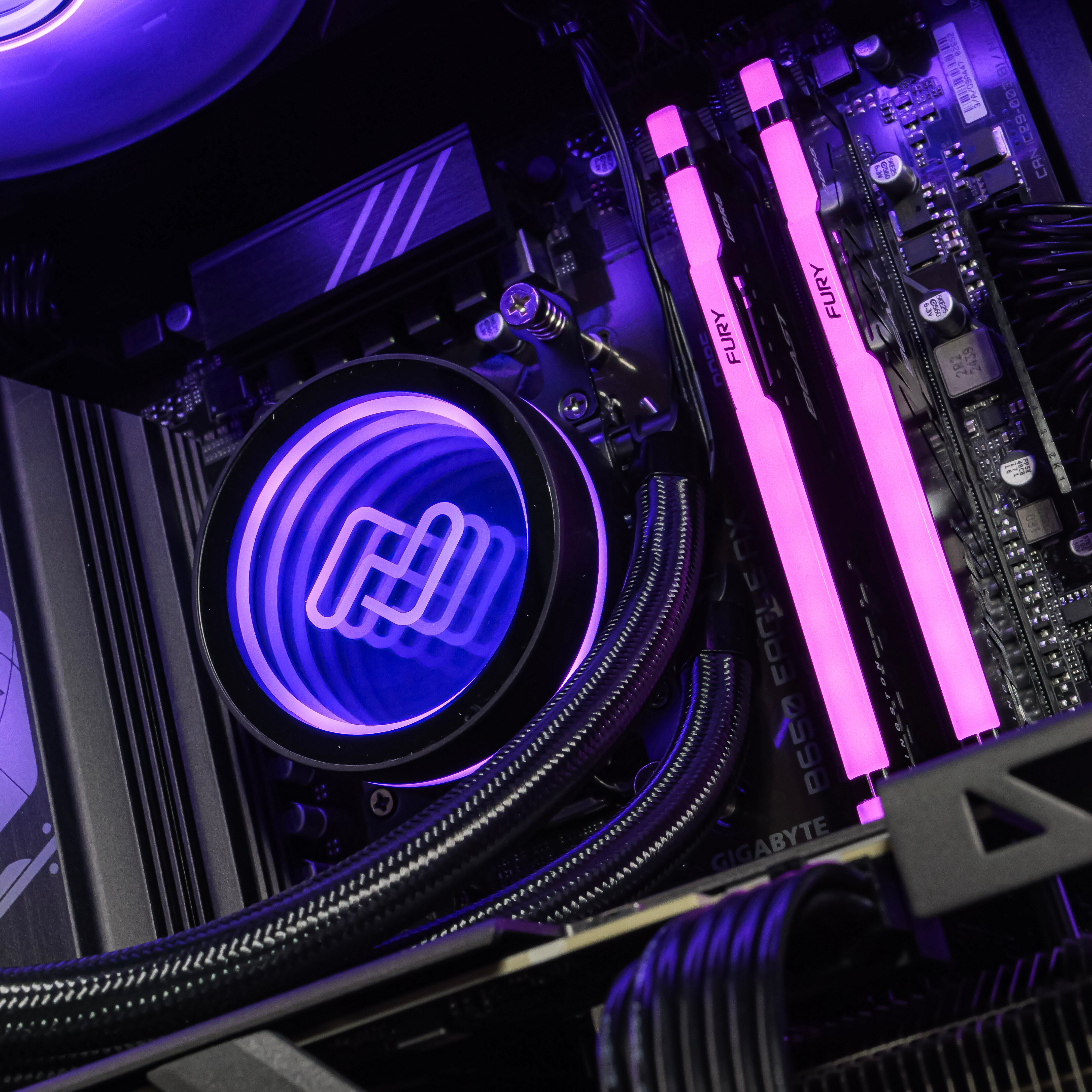 VENOM 35X: RTX 5080 | Ryzen 7 7800X3D