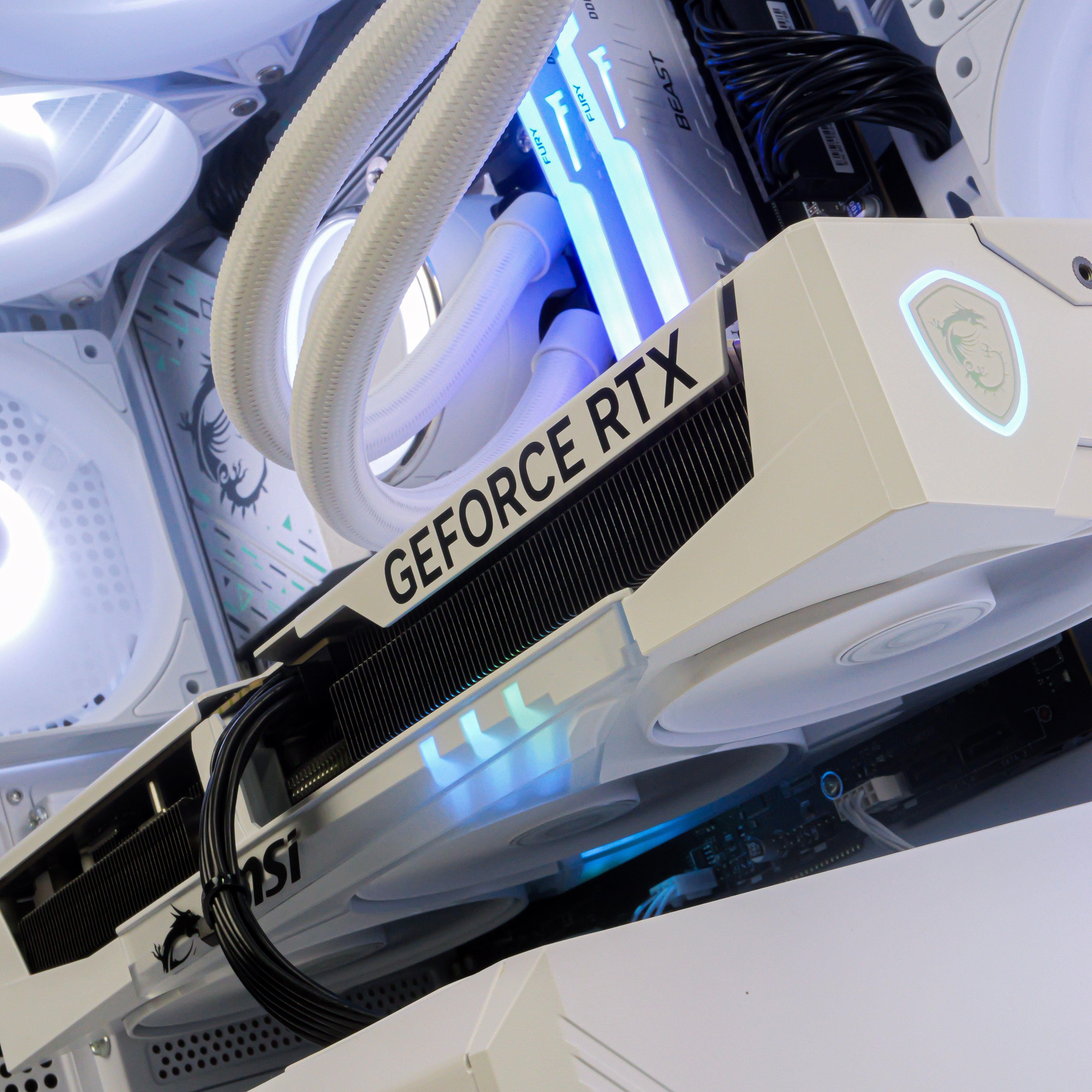 PHANTOM FURY: Ryzen 7 7800X3D | RTX 5080