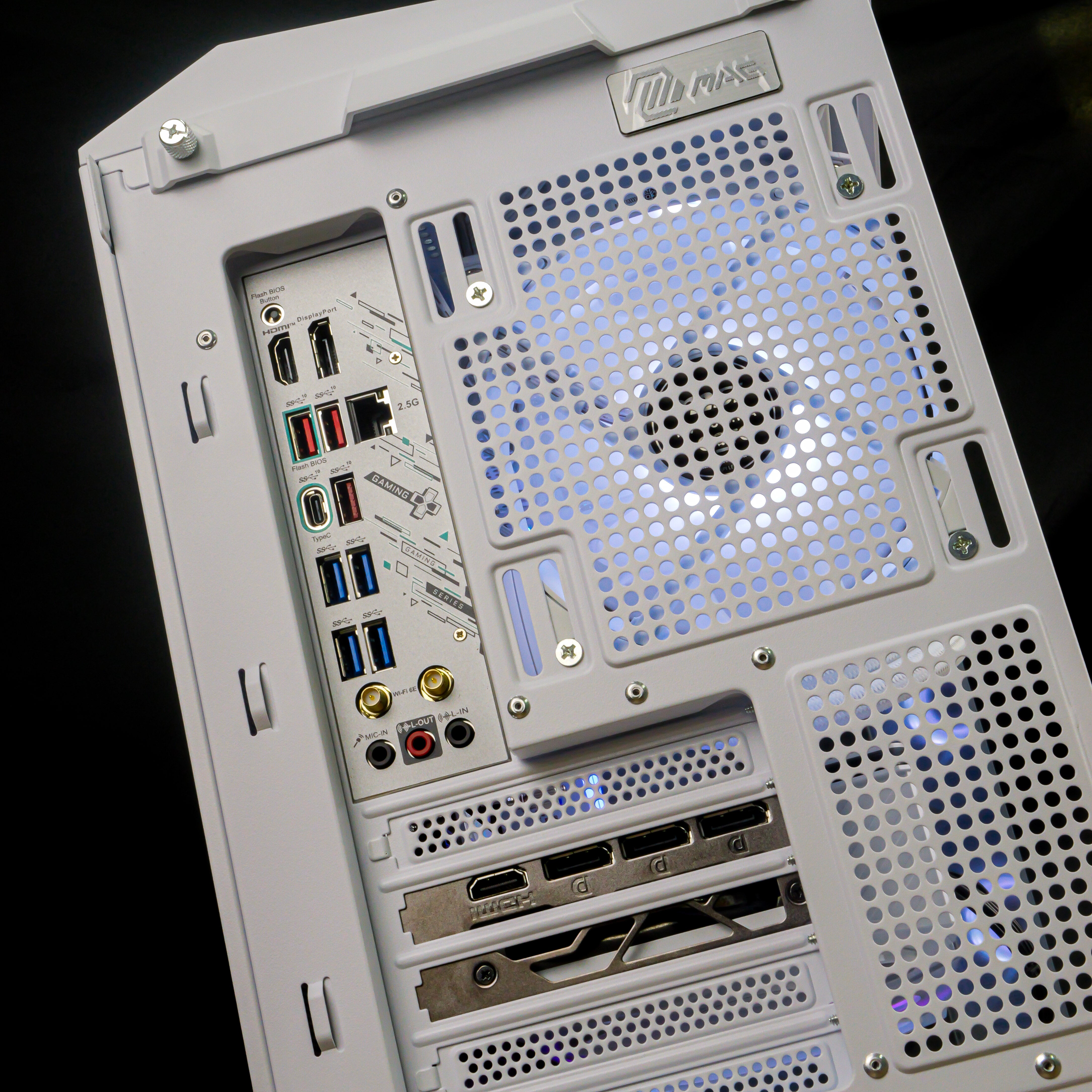 PHANTOM FURY: Ryzen 7 7800X3D | RTX 5080