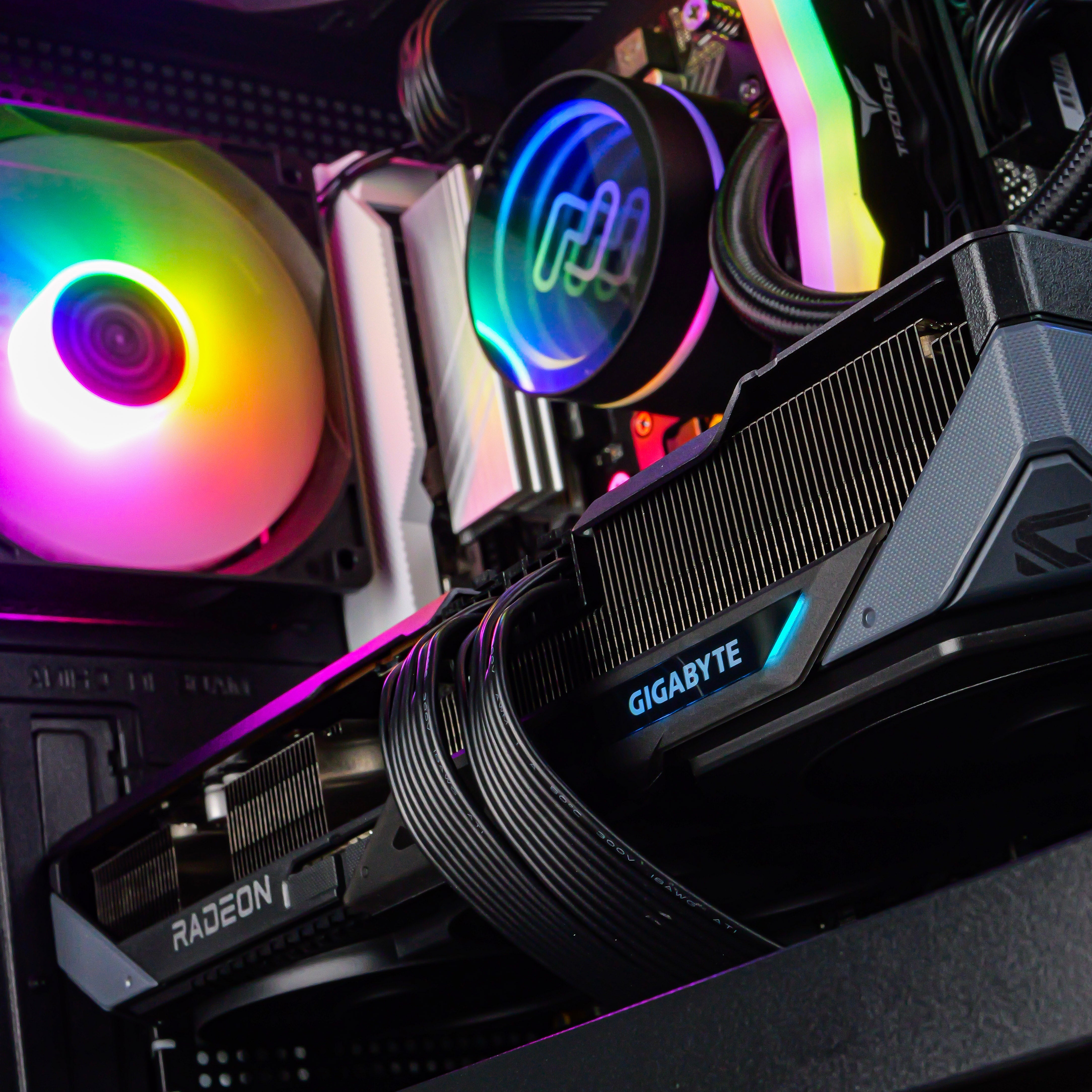 WYVERN LVL 7 RADEON: RYZEN 7 8700F | RX 9070