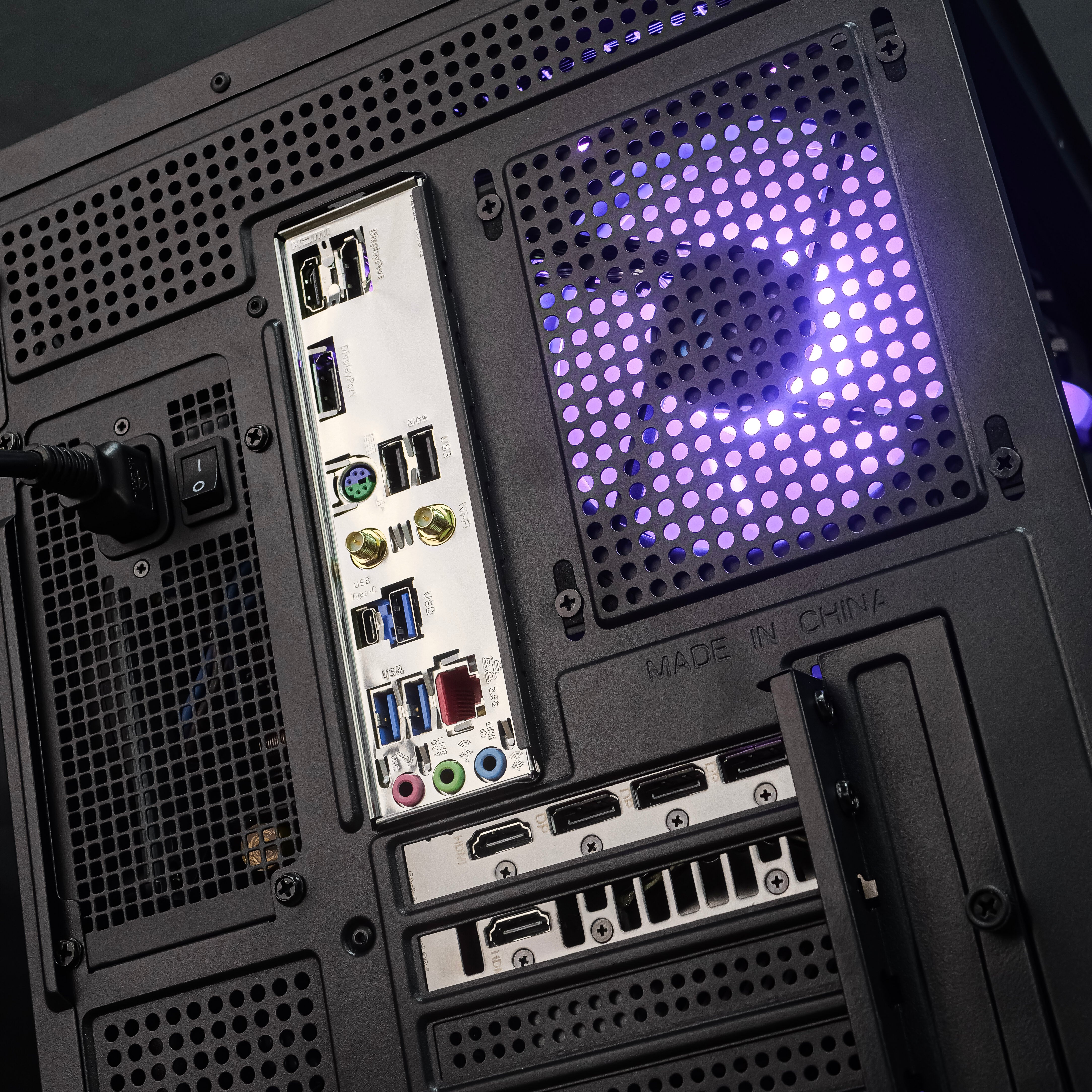 PHANTOM NOVA: RYZEN 5 7500F | RTX 5070